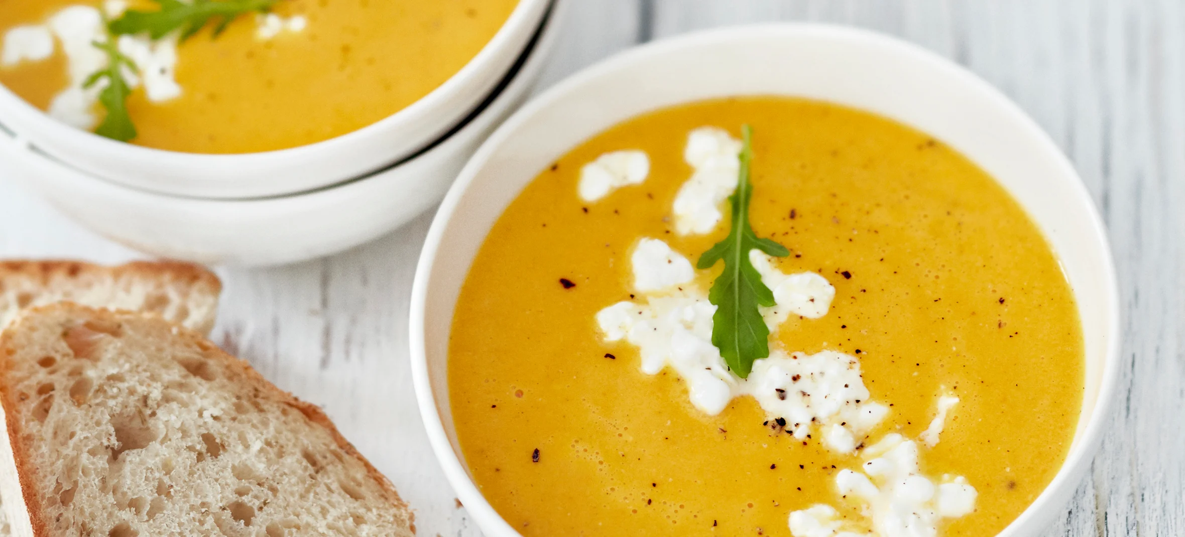 Fetajuustoinen porkkanakeitto