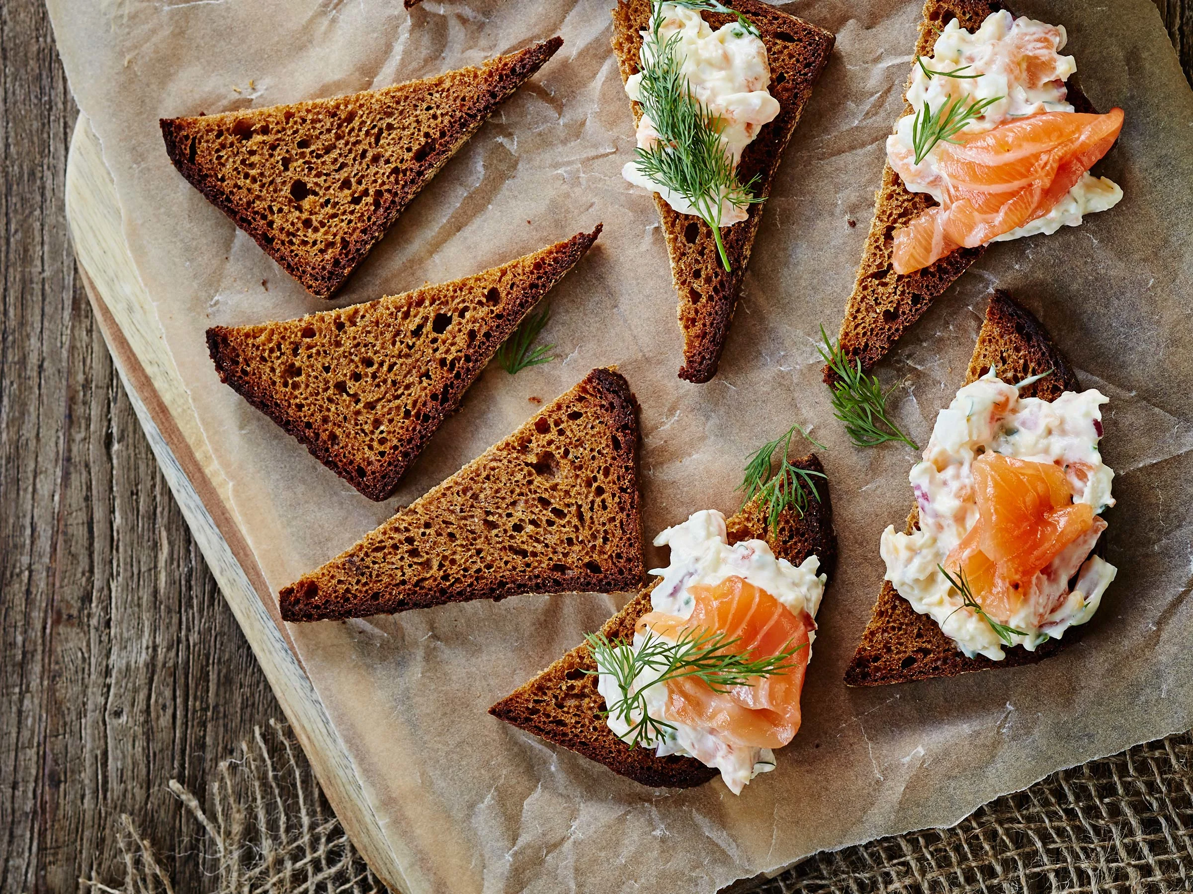 Graavilohi-saaristolaisleivät