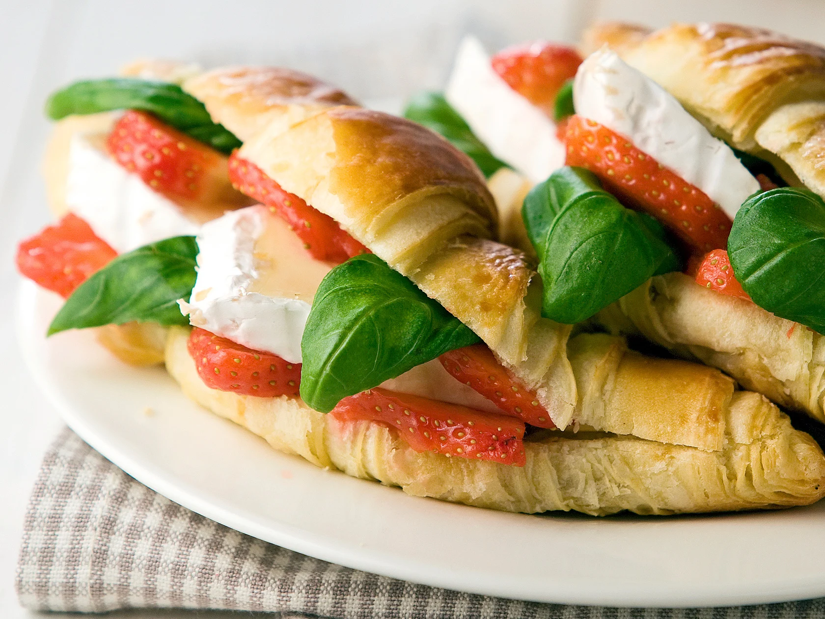 Täytetyt croissantit