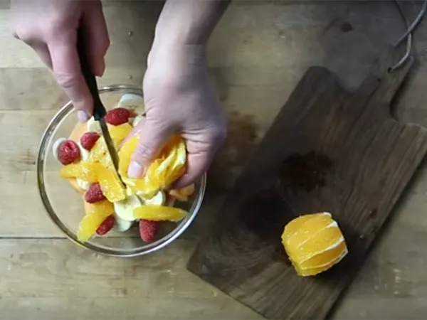 Näin kuorit appelsiinin kahdella tapaa