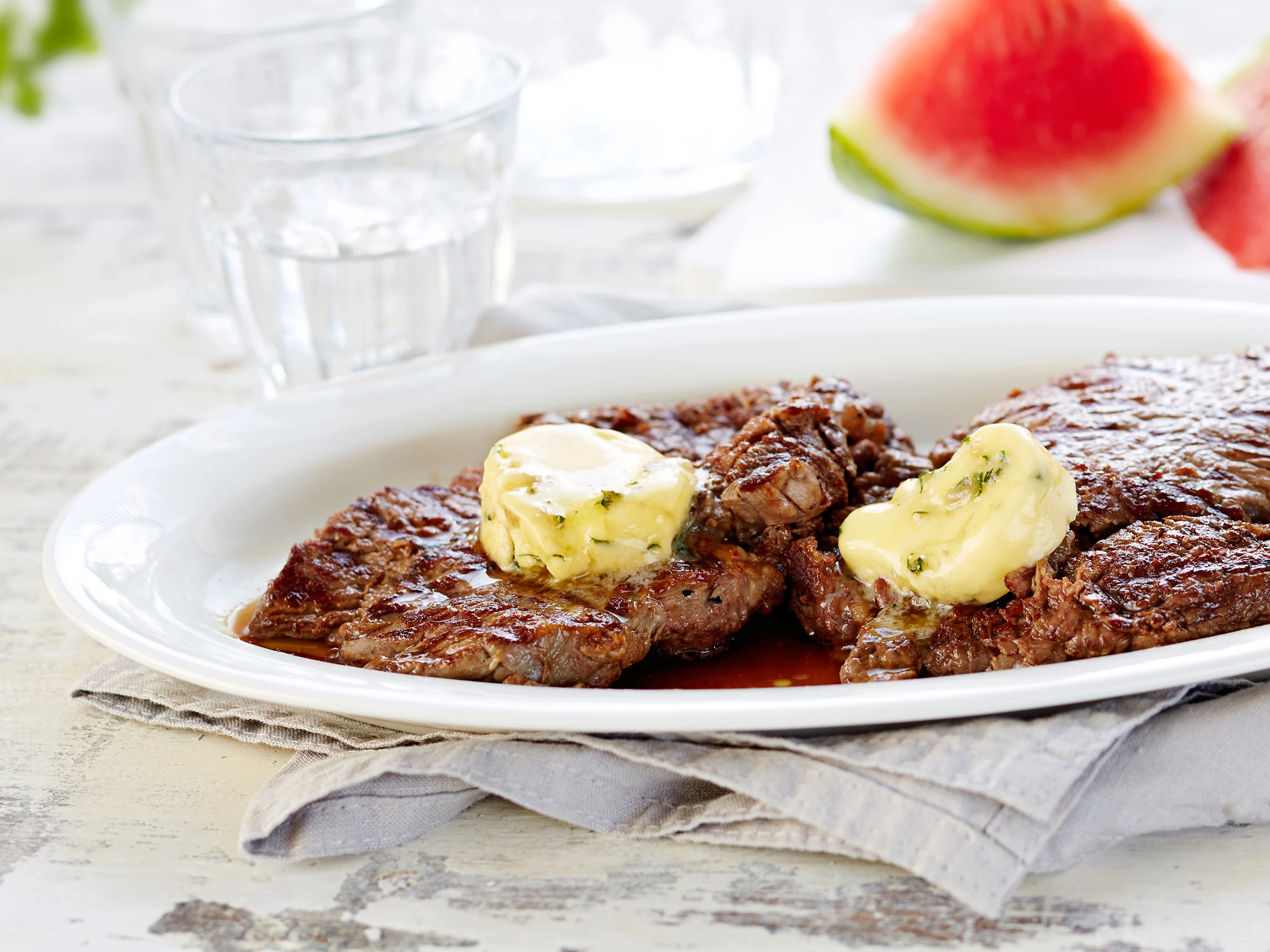 Grillipihvit ja anjovisvoi