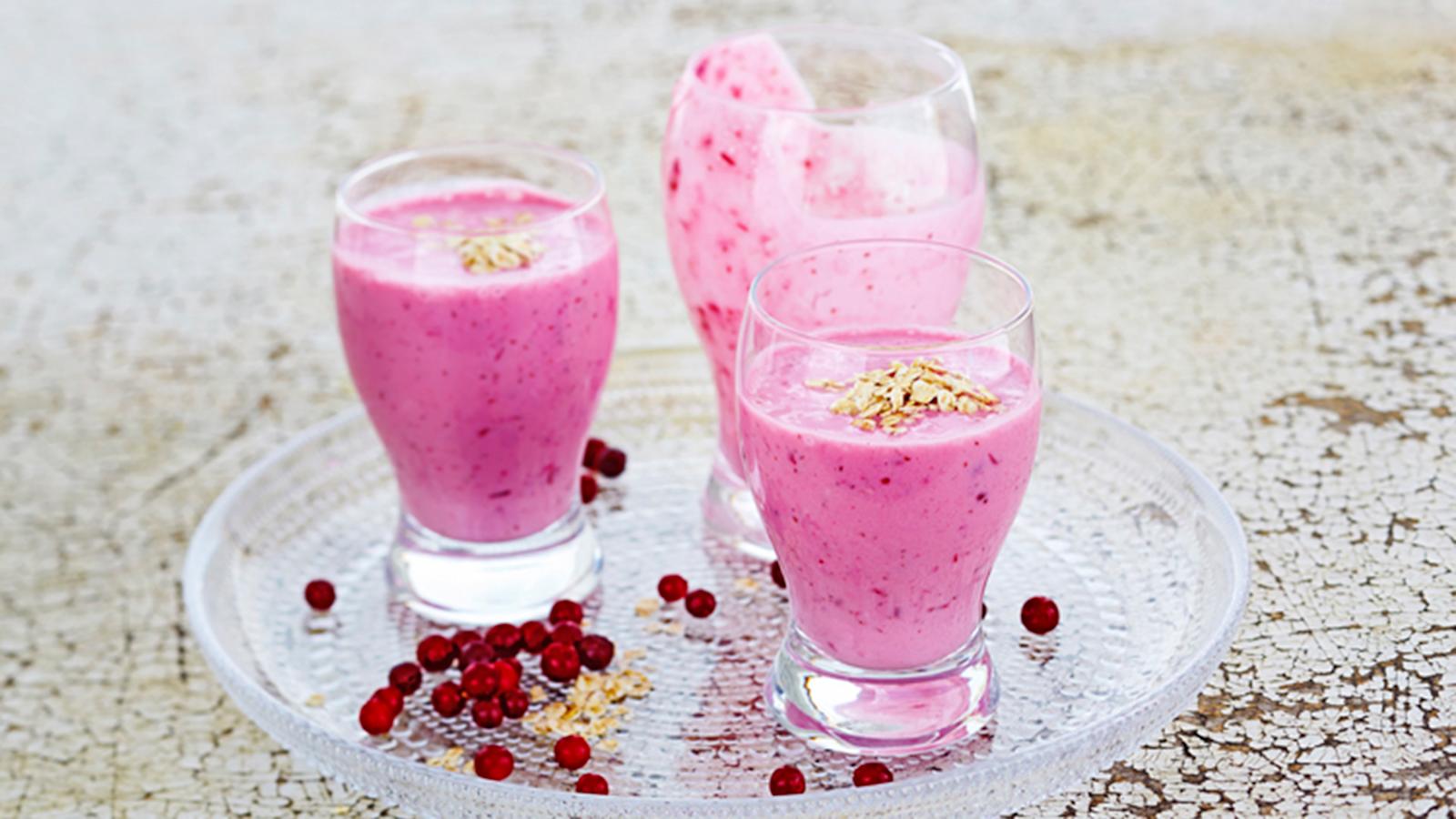 Puolukka-kaurasmoothie