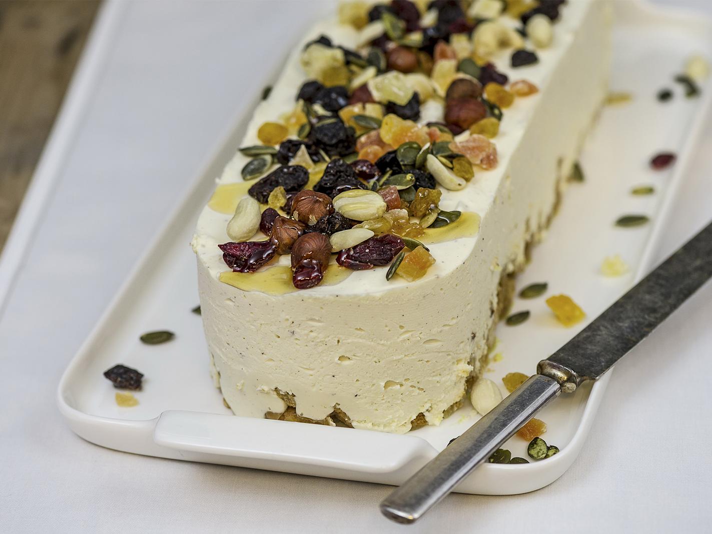 Hyydytetty rommi-rusinakakku