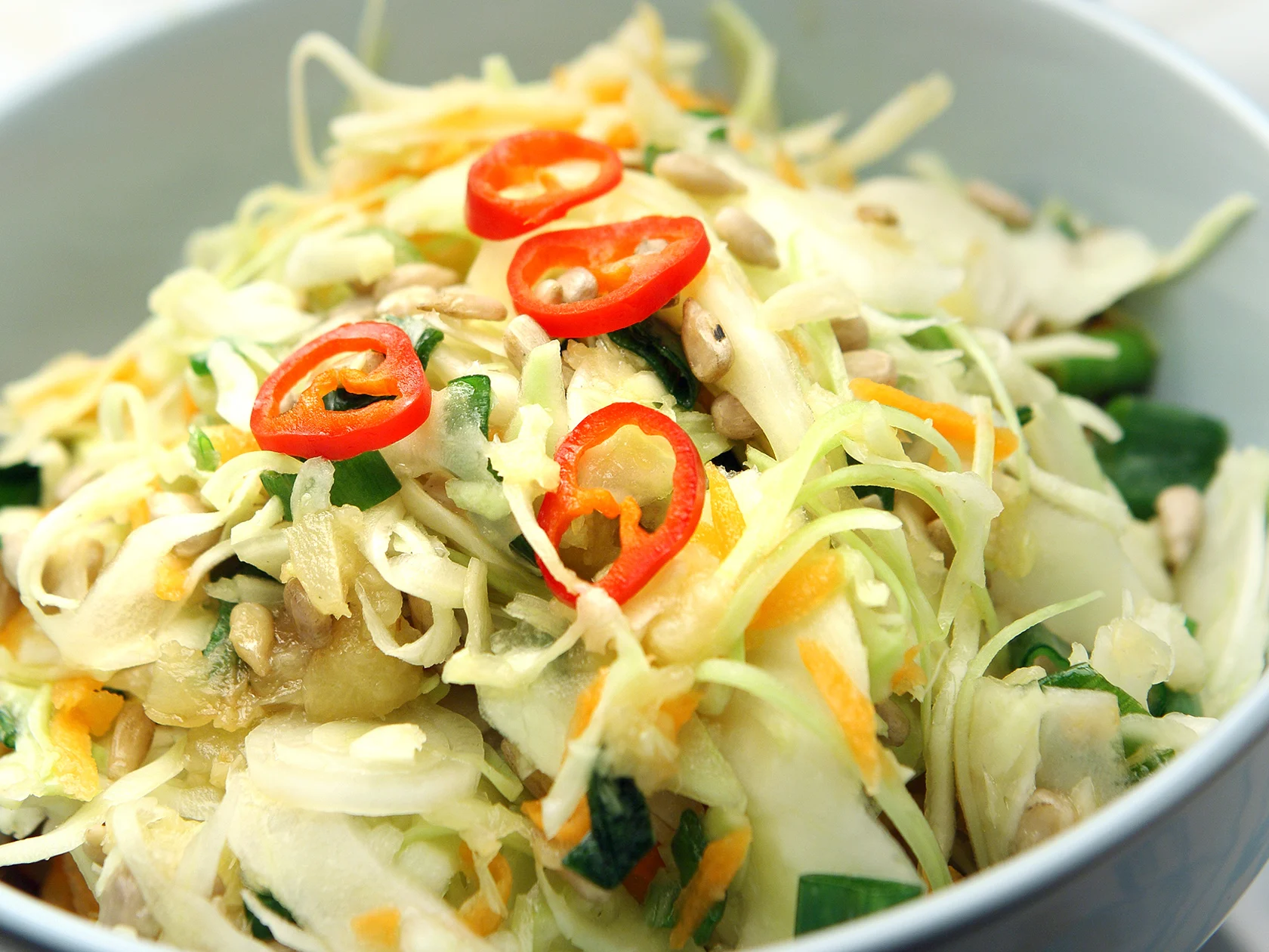 Raikas kaalisalaatti