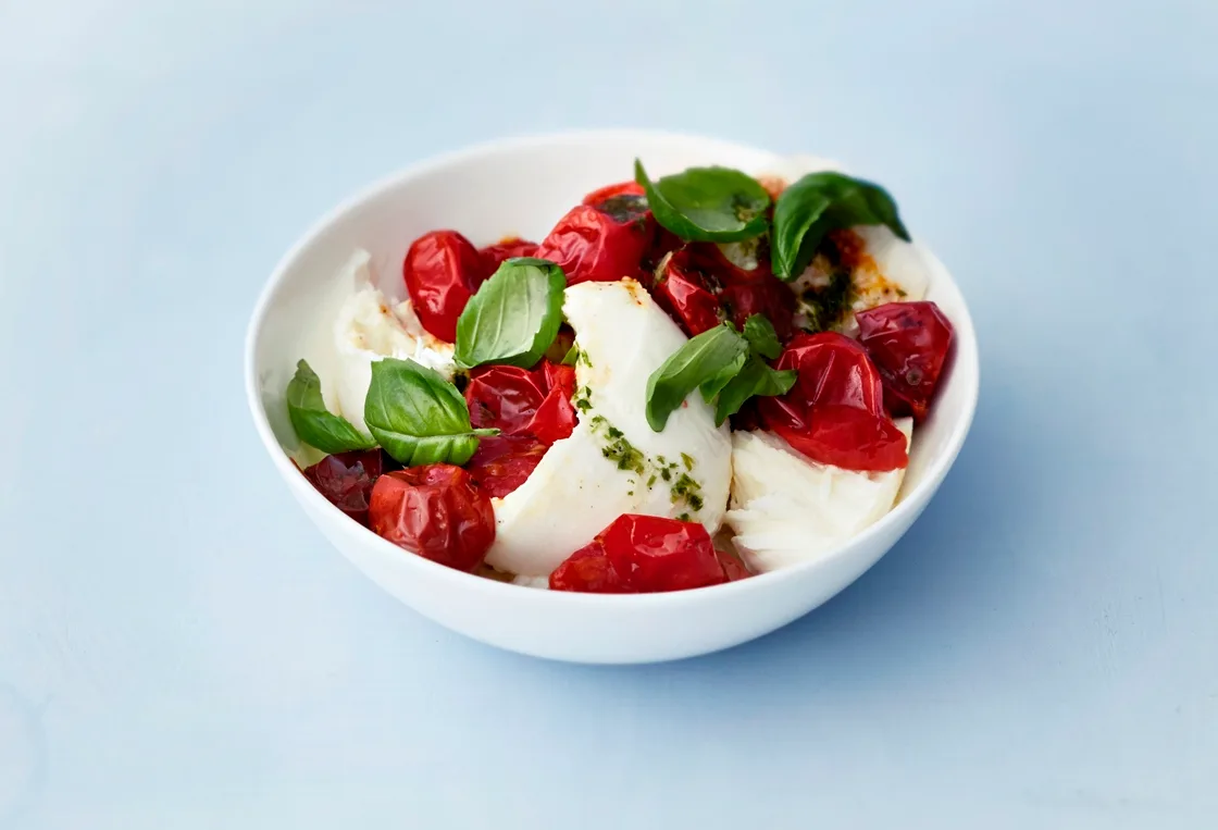 Moderni mozzarellasalaatti