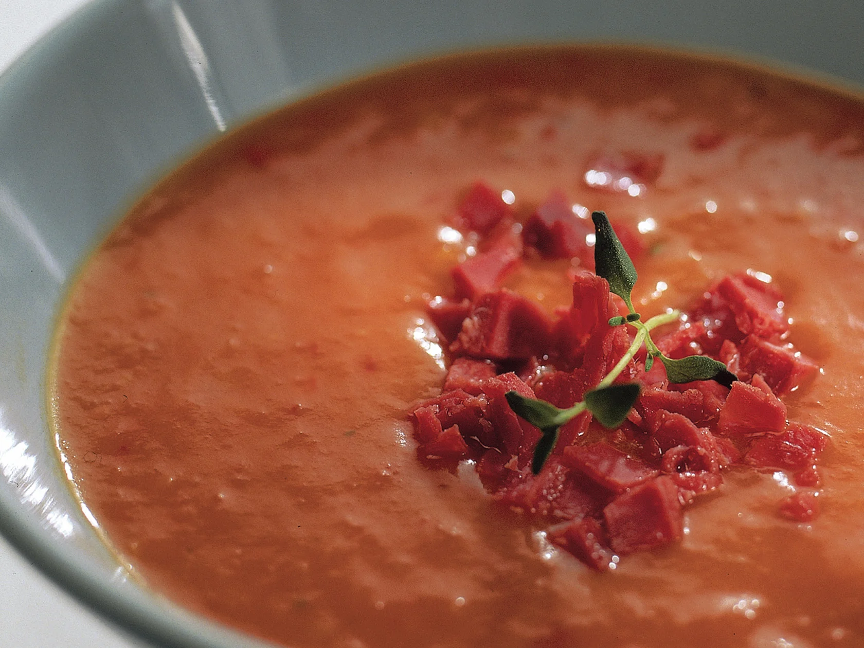 Kylmä tomaattikeitto