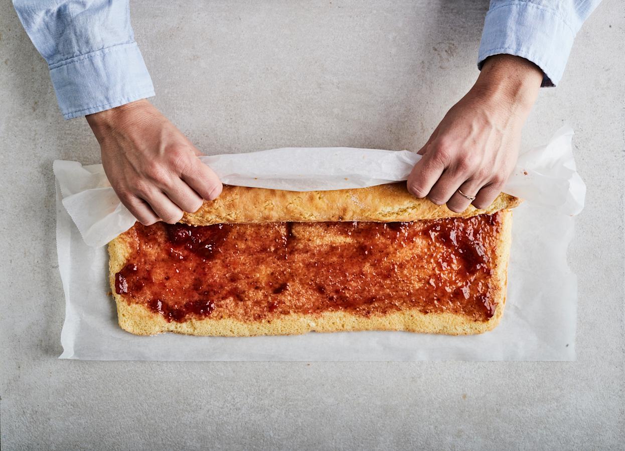 Mansikkainen Charlotte russe vaihekuva 1