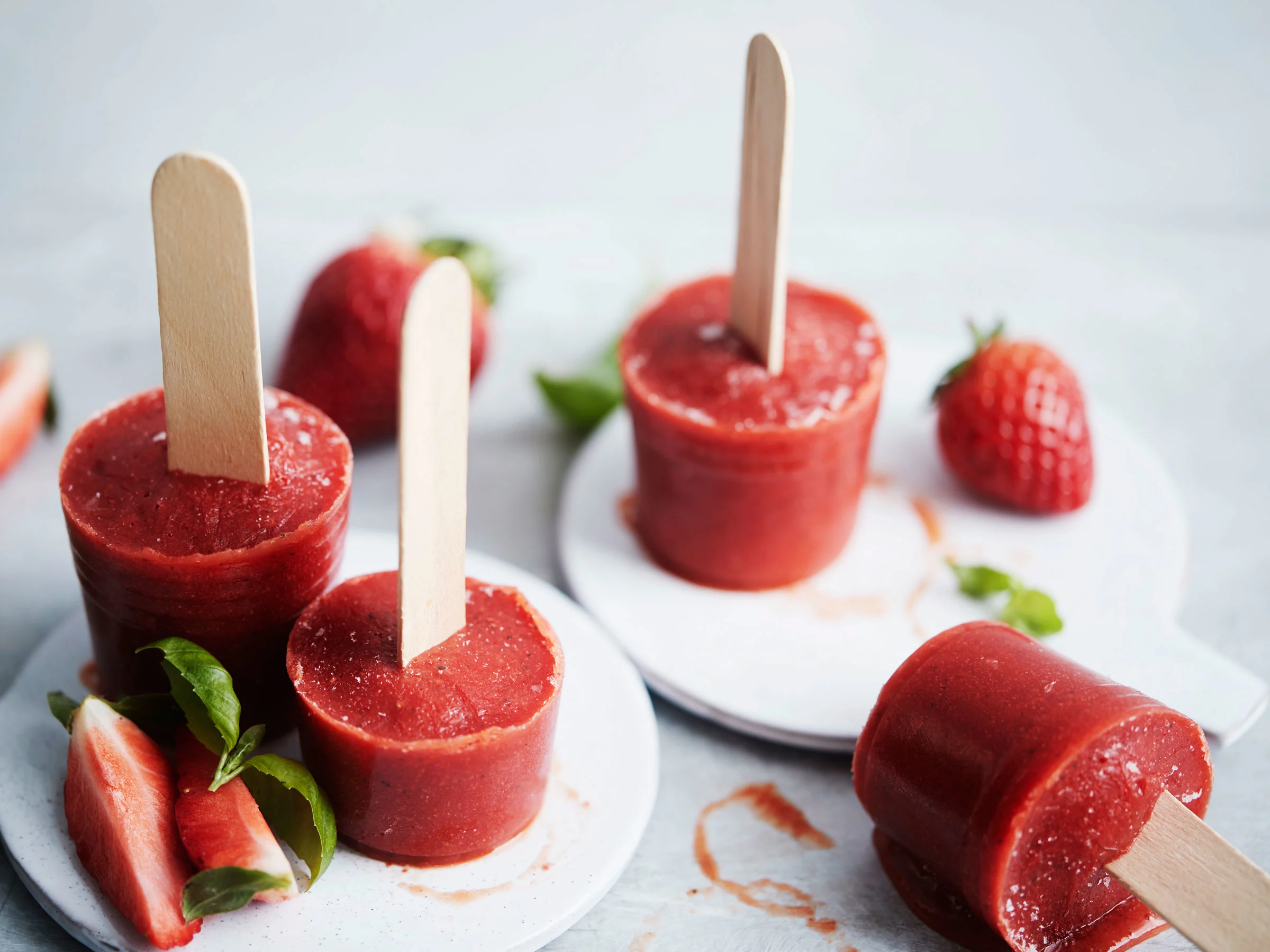 Mansikka-mangosmoothiejäätelöt