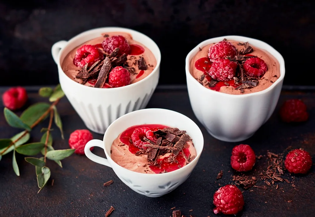 Suklaamousse ja vadelmamelba