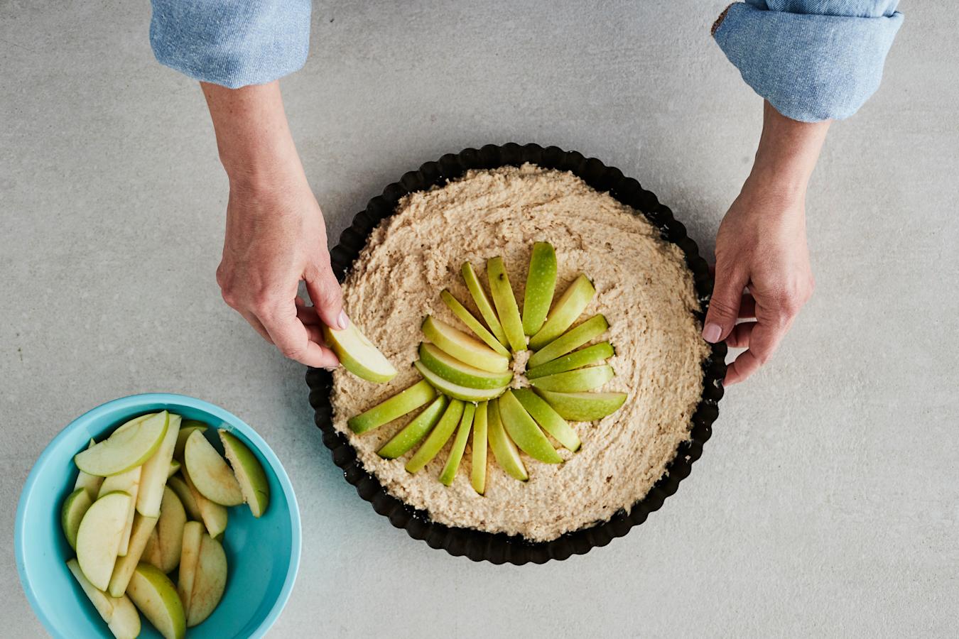 Gluteeniton omenapiirakka vaihe 3