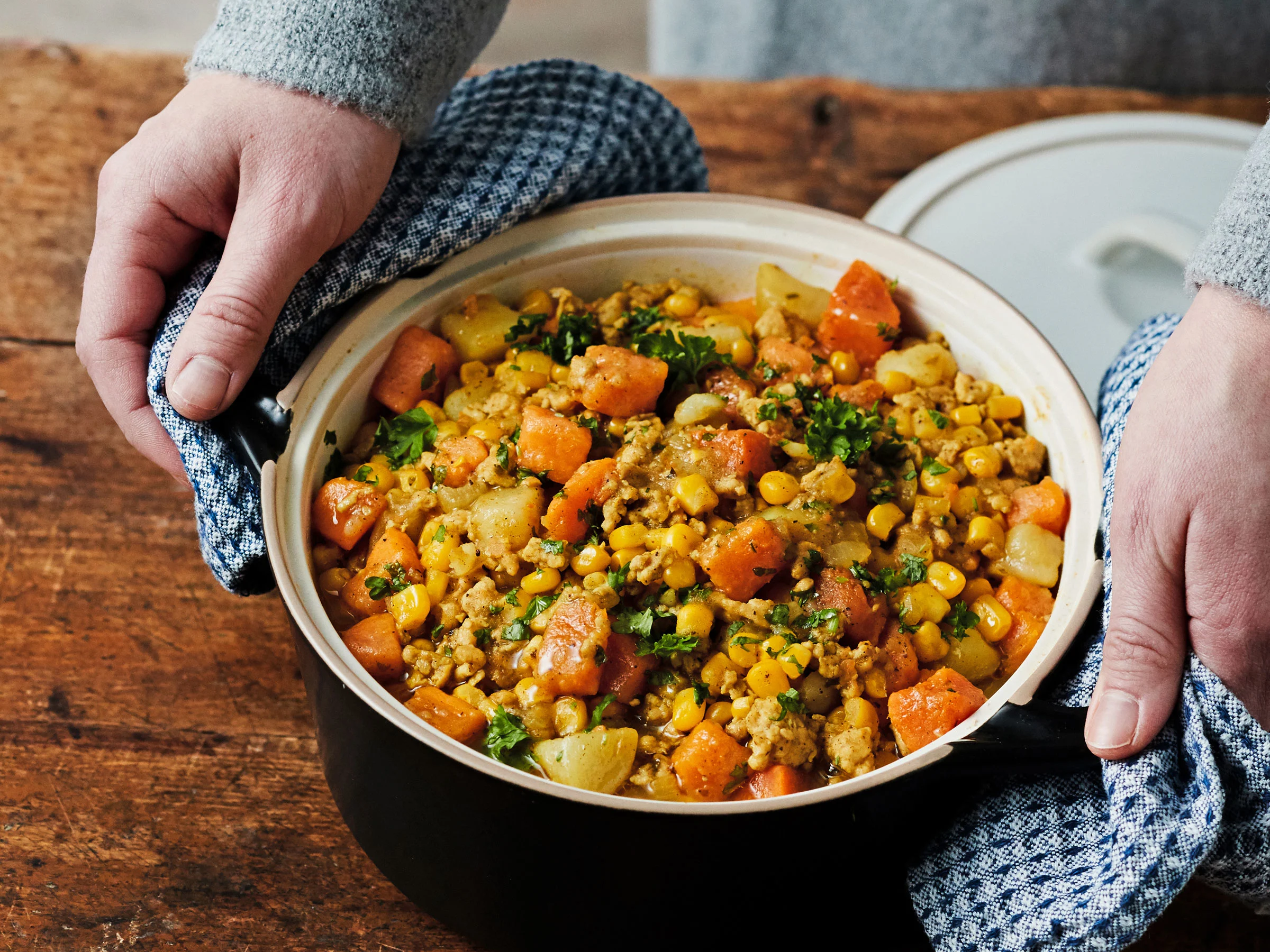 Koko perheen broilerijauhelihapata