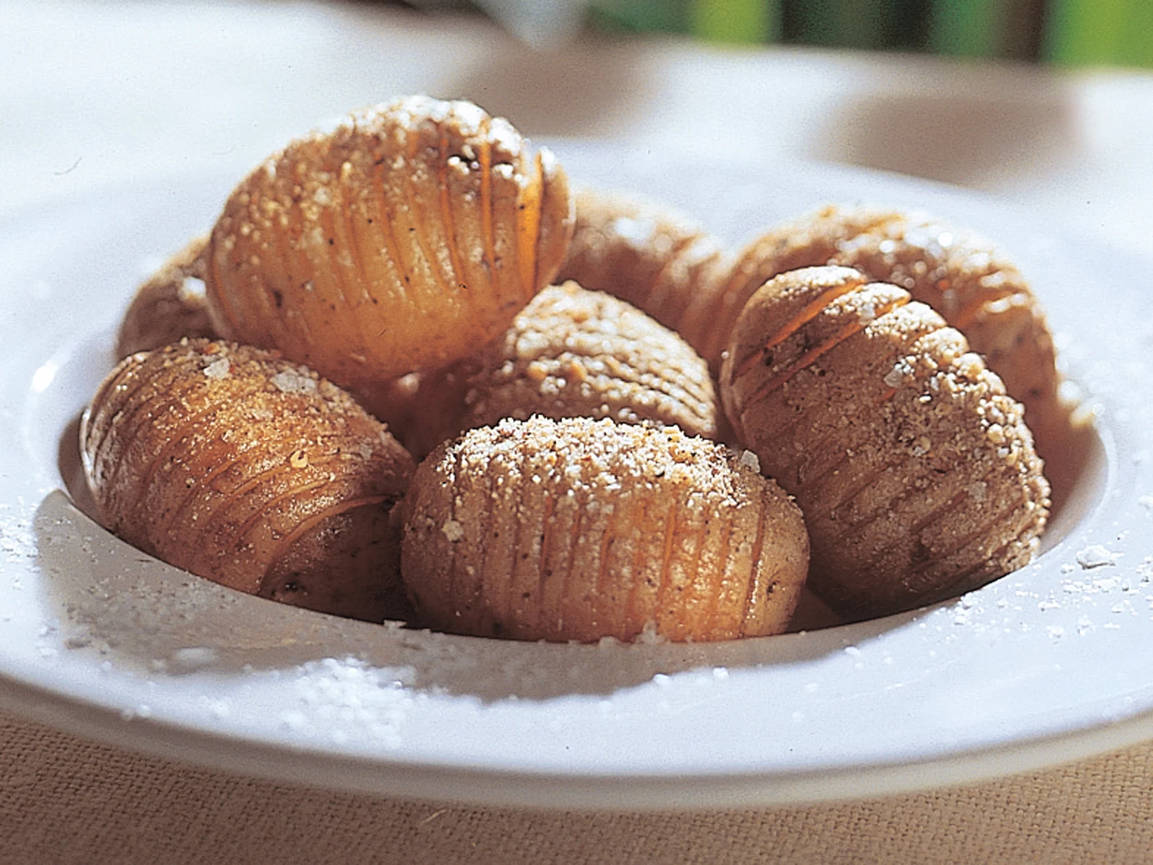 Pähkinäiset hasselbackan perunat