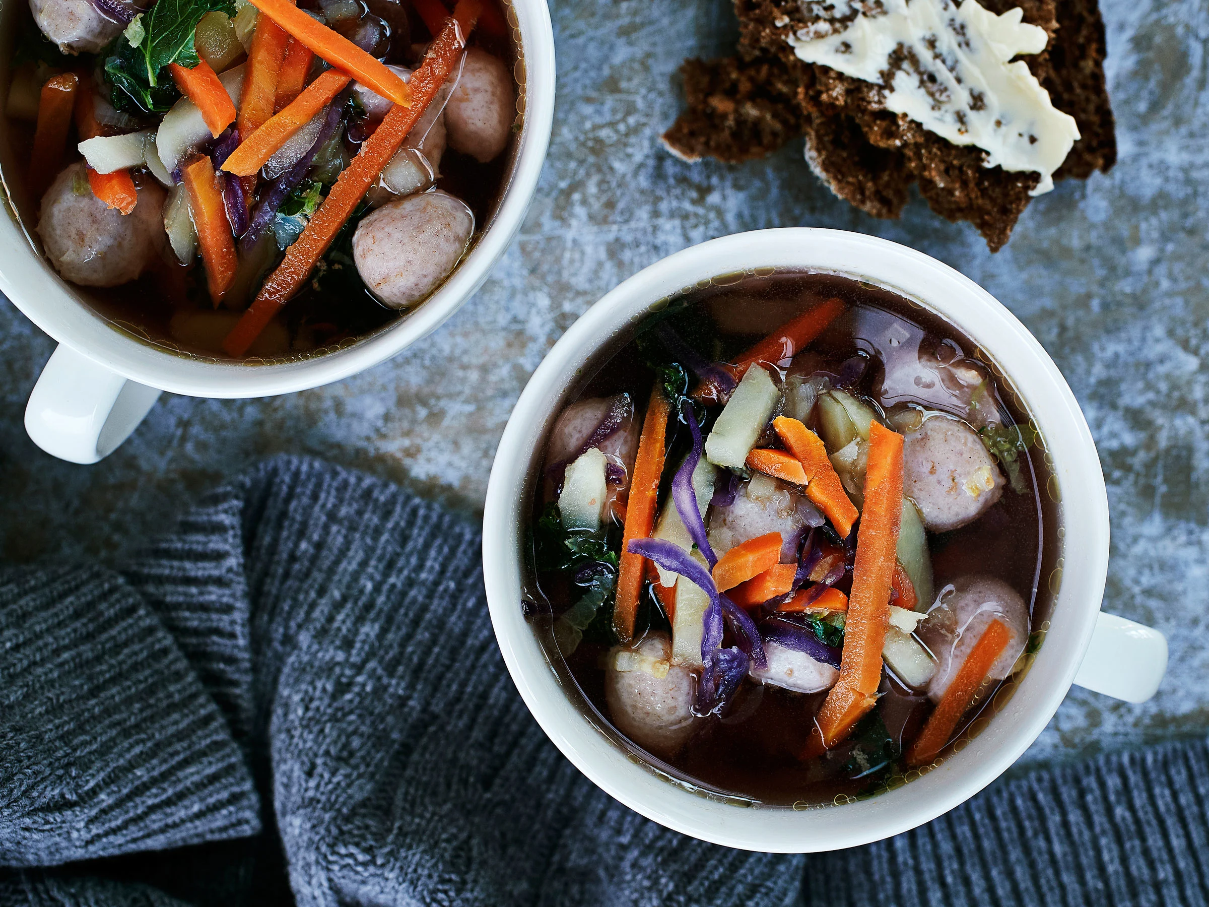 Sukkela siskonmakkarakeitto