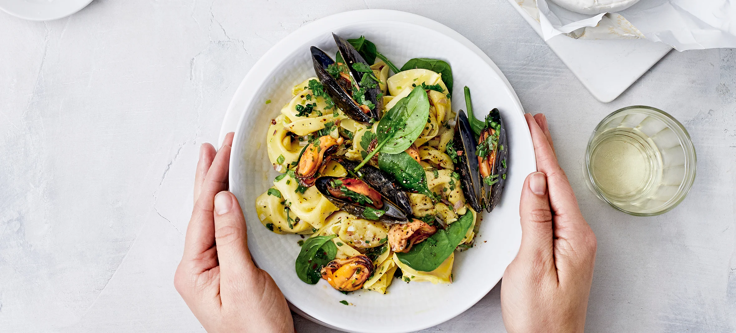 Pinaattinen sinisimpukkatortelliini