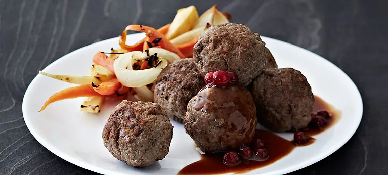 Karitsapyörykät ja puolukkasky