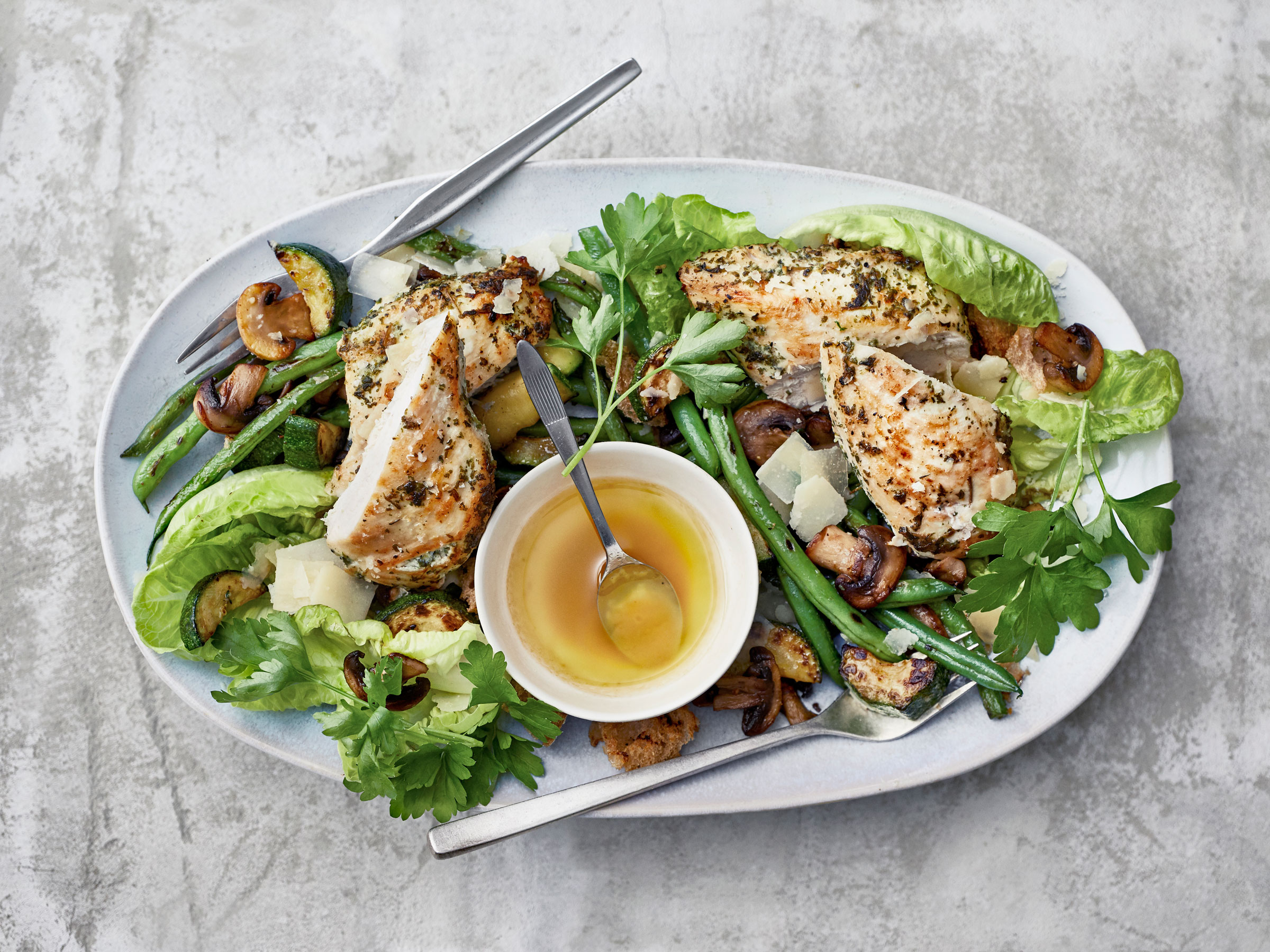 Lämmin maalaissalaatti