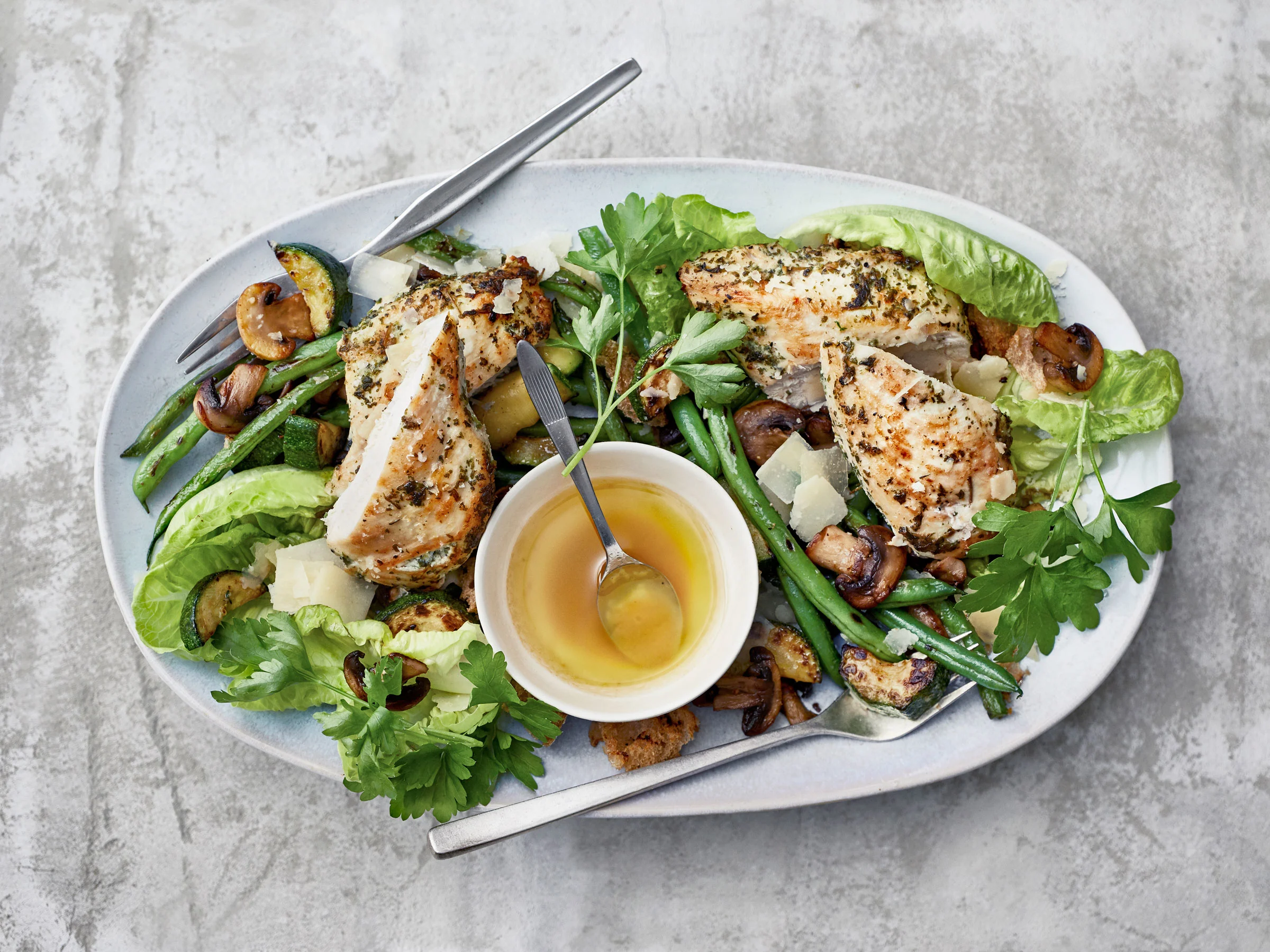 Lämmin maalaissalaatti