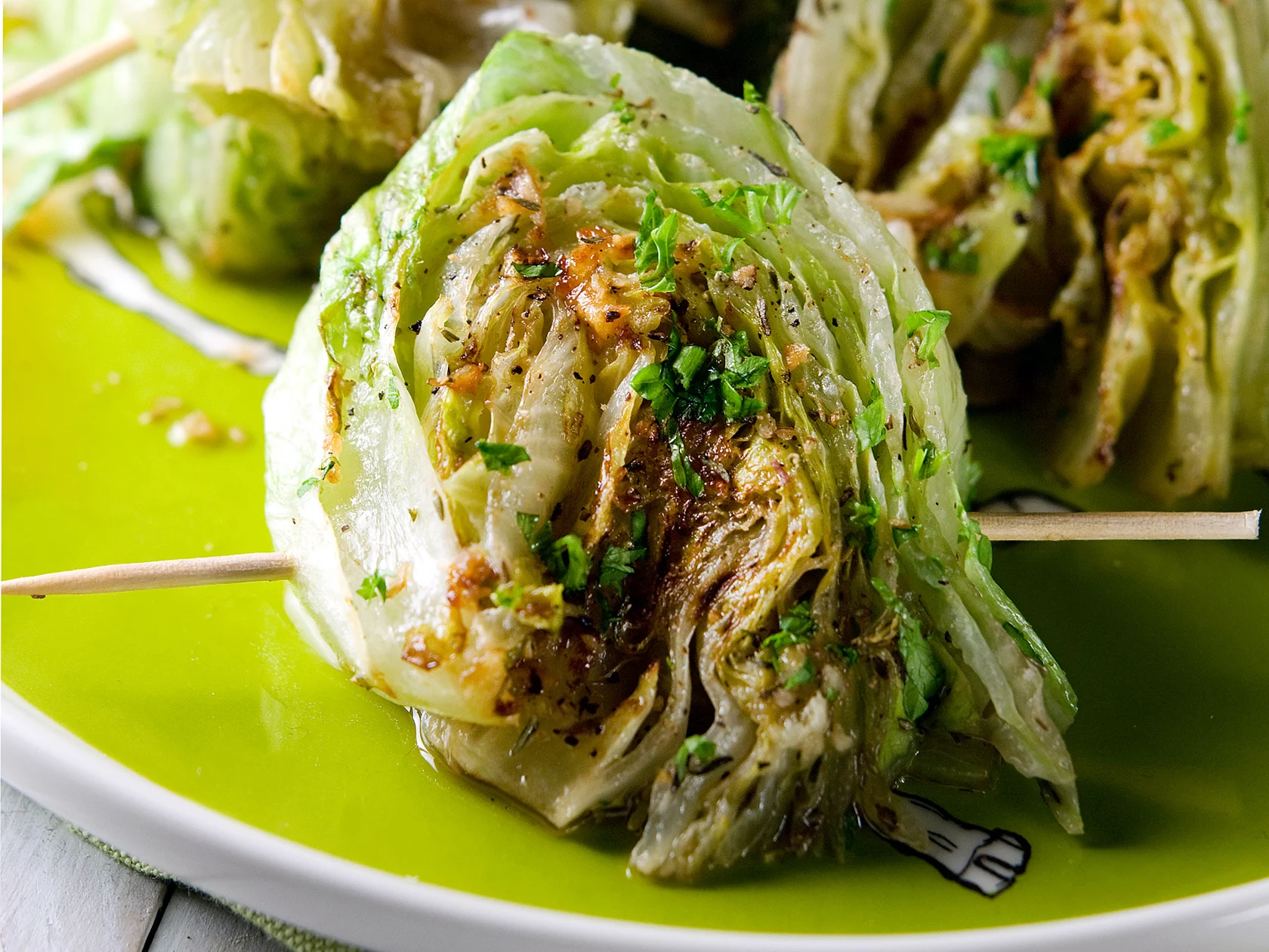 Paistettu yrttisalaatti