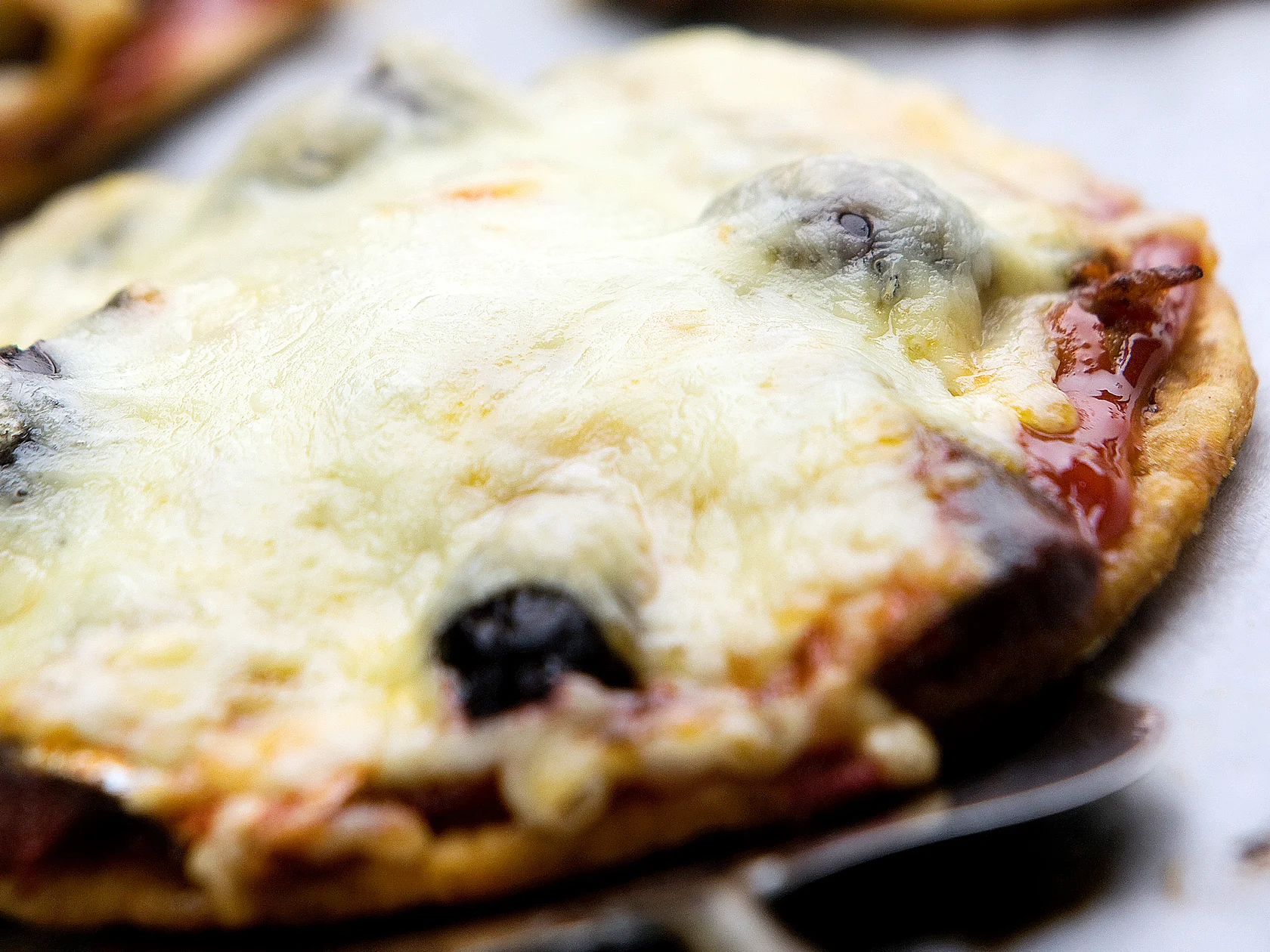 Sardiinipizzat rieskoista