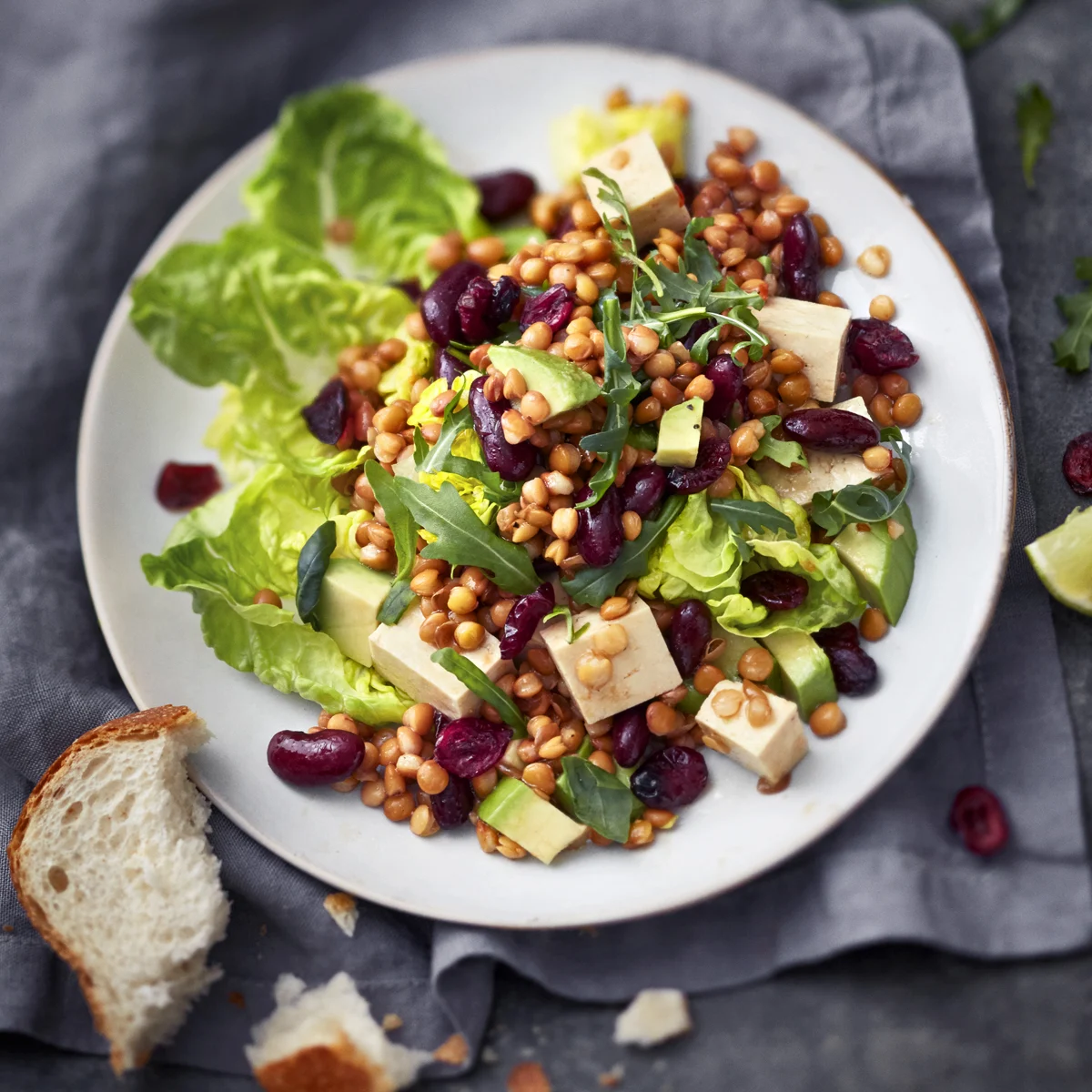 Meals & Bites Marinoitu linssi-tofusalaatti