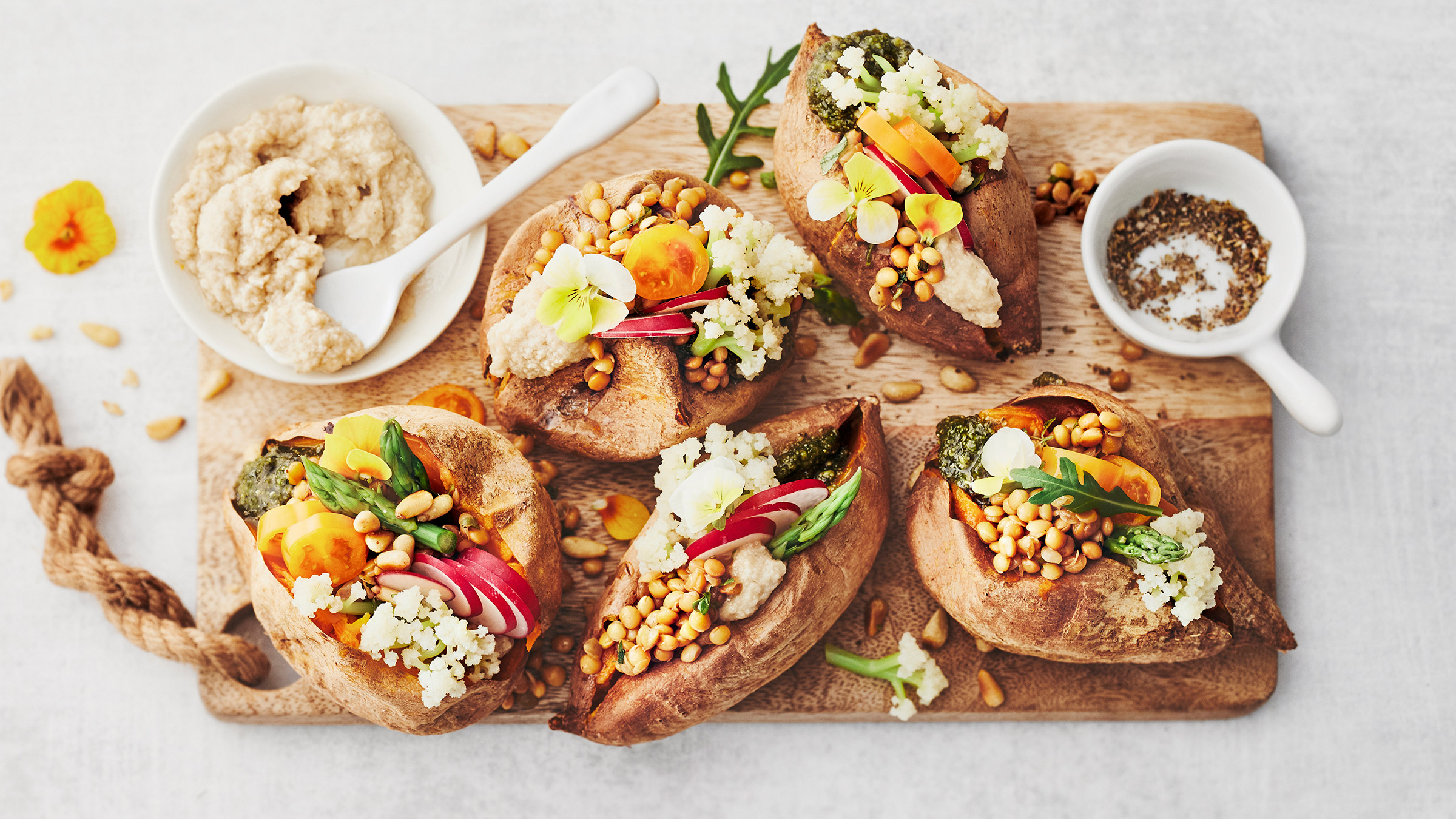 Pääsiäisen kasvisruoat ja vegaaniset pääsiäisreseptit – 15 herkullista  ideaa | Yhteishyvä