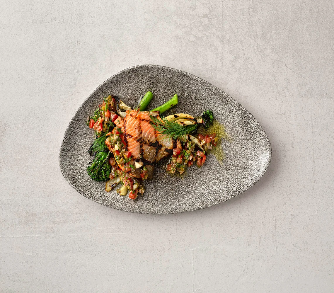 Pariloitua lohta, uunikasviksia ja salsa verde