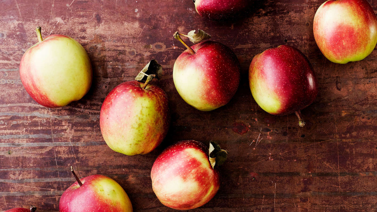 Kotimaisilla omenoilla herkutellaan syyskuussa.
