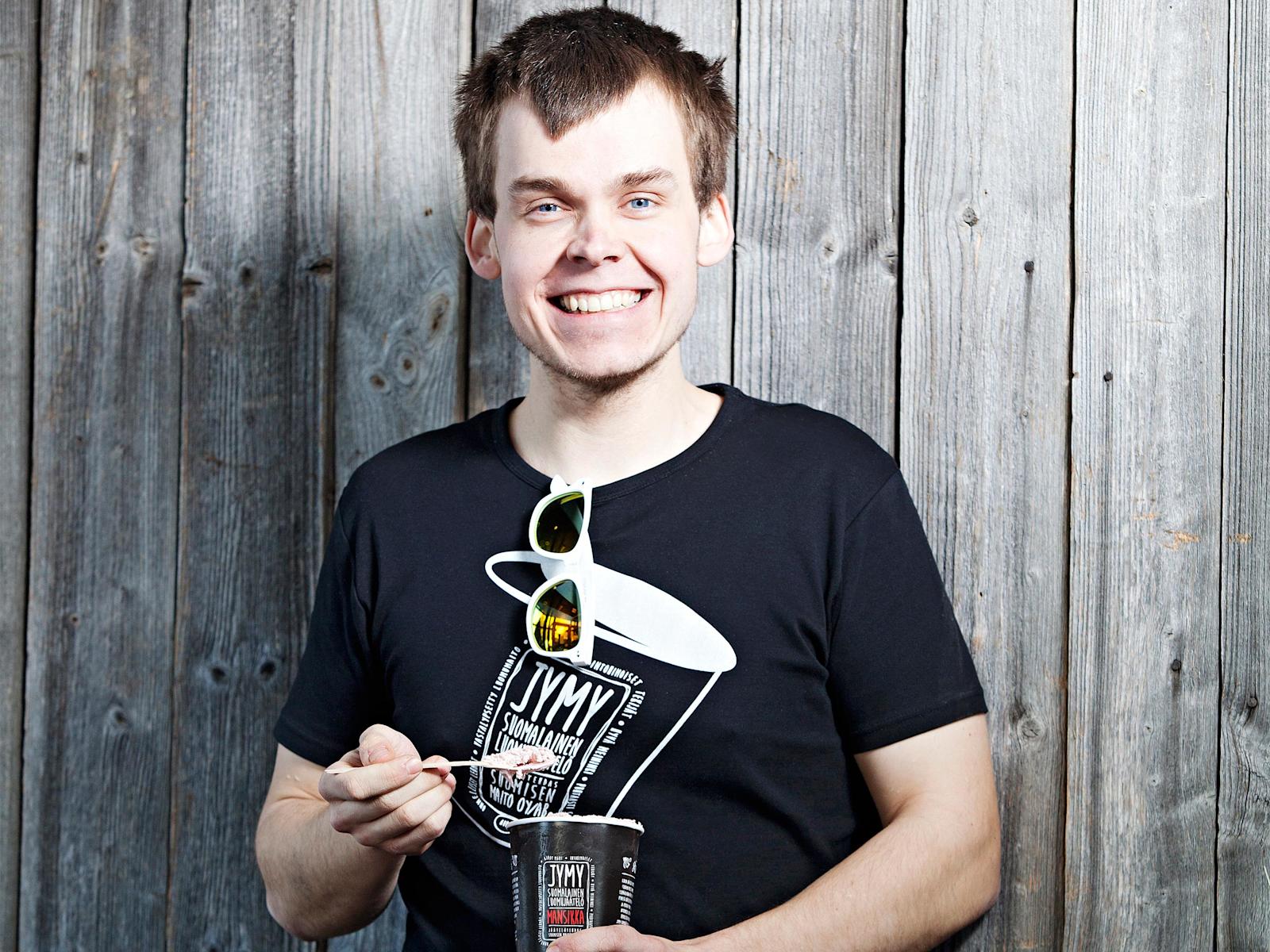 "Käsityön määrä jäätelön valmistuksessa on valtava", kertoo Suomisen maitotilan poika Olli Suominen.