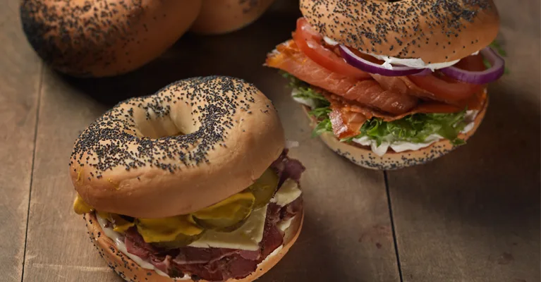 Kylmäsavulohibagelit