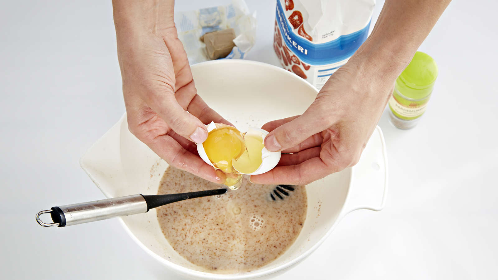 Kuinka korvata kananmuna leivonnassa?