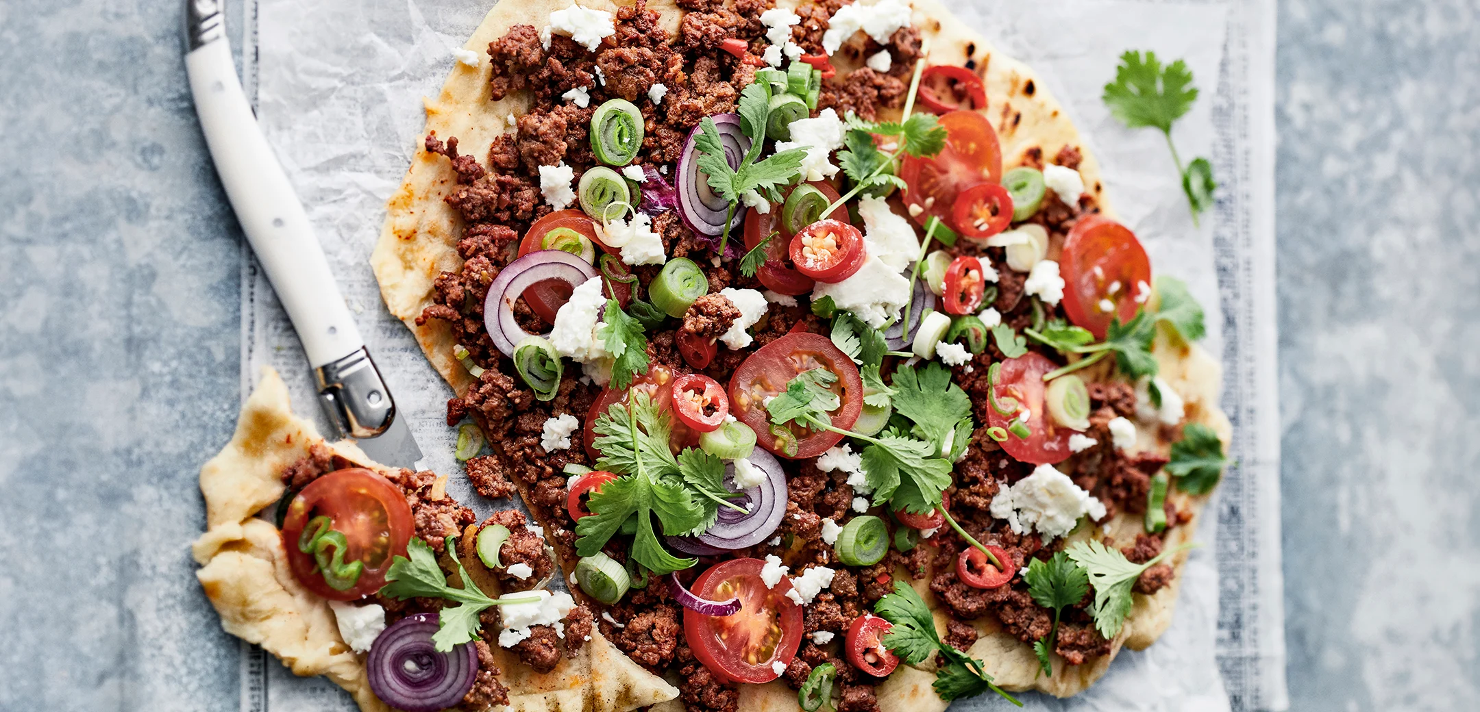 Lahmacun eli turkkilainen jauhelihapizza