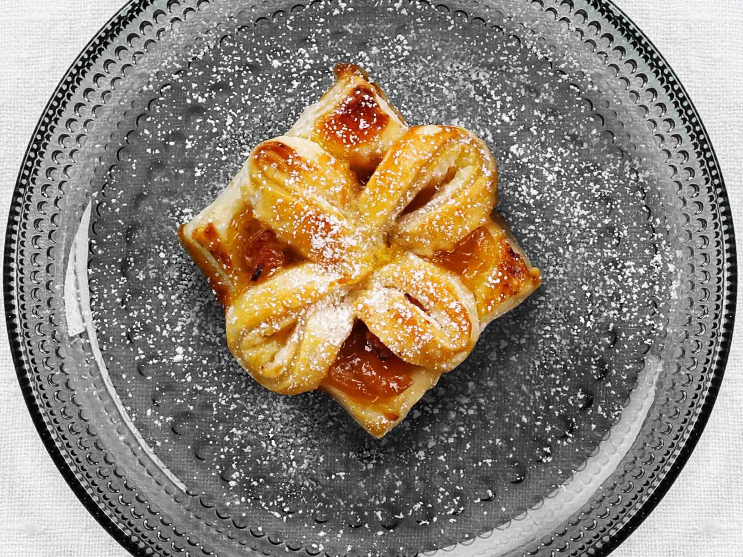 Aprikoosi-pekonitortut