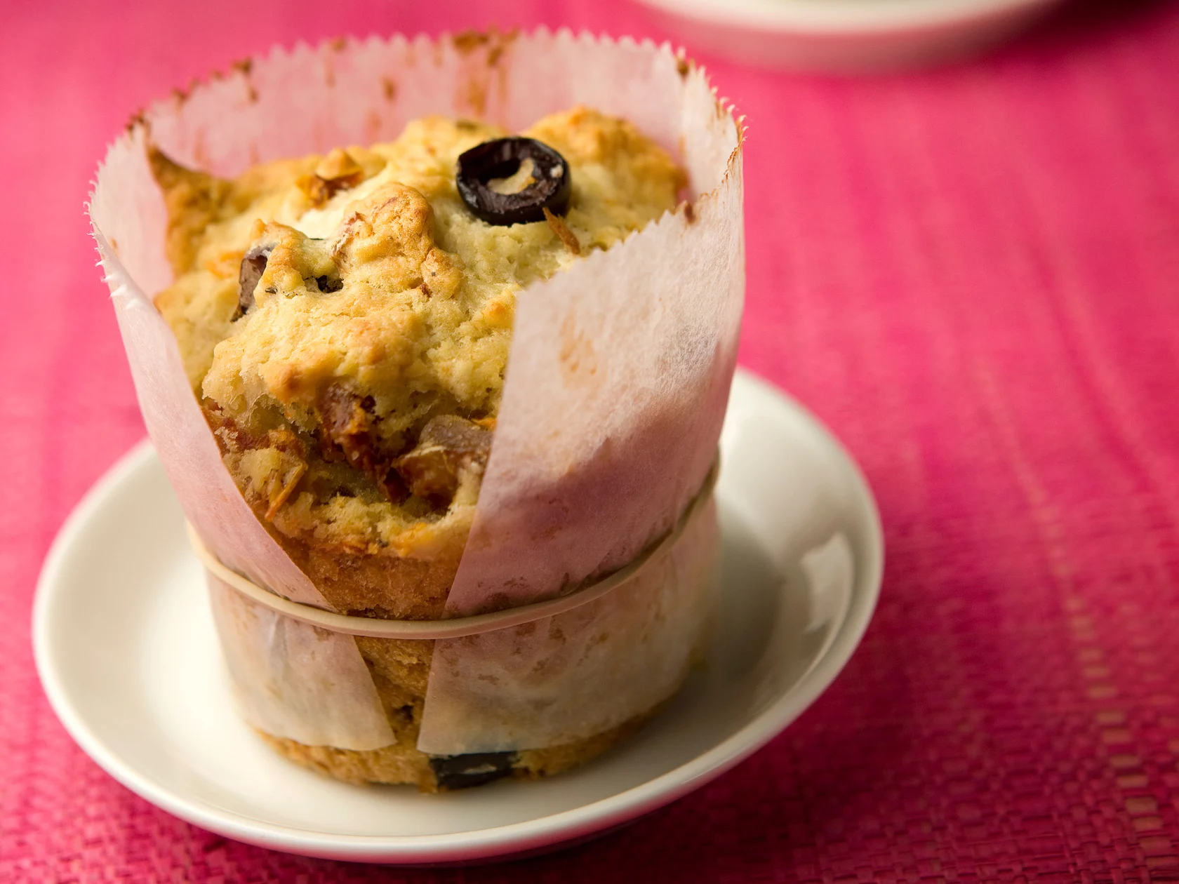 Tomaatti-oliiviskonssit