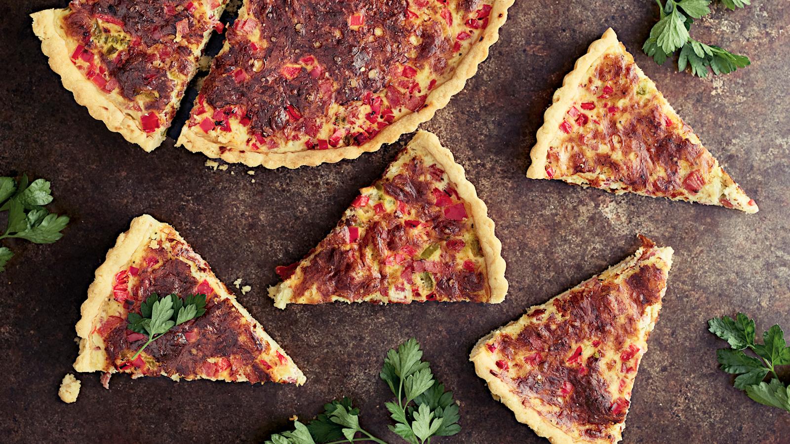 Maukas meetvursti-paprikapiirakka