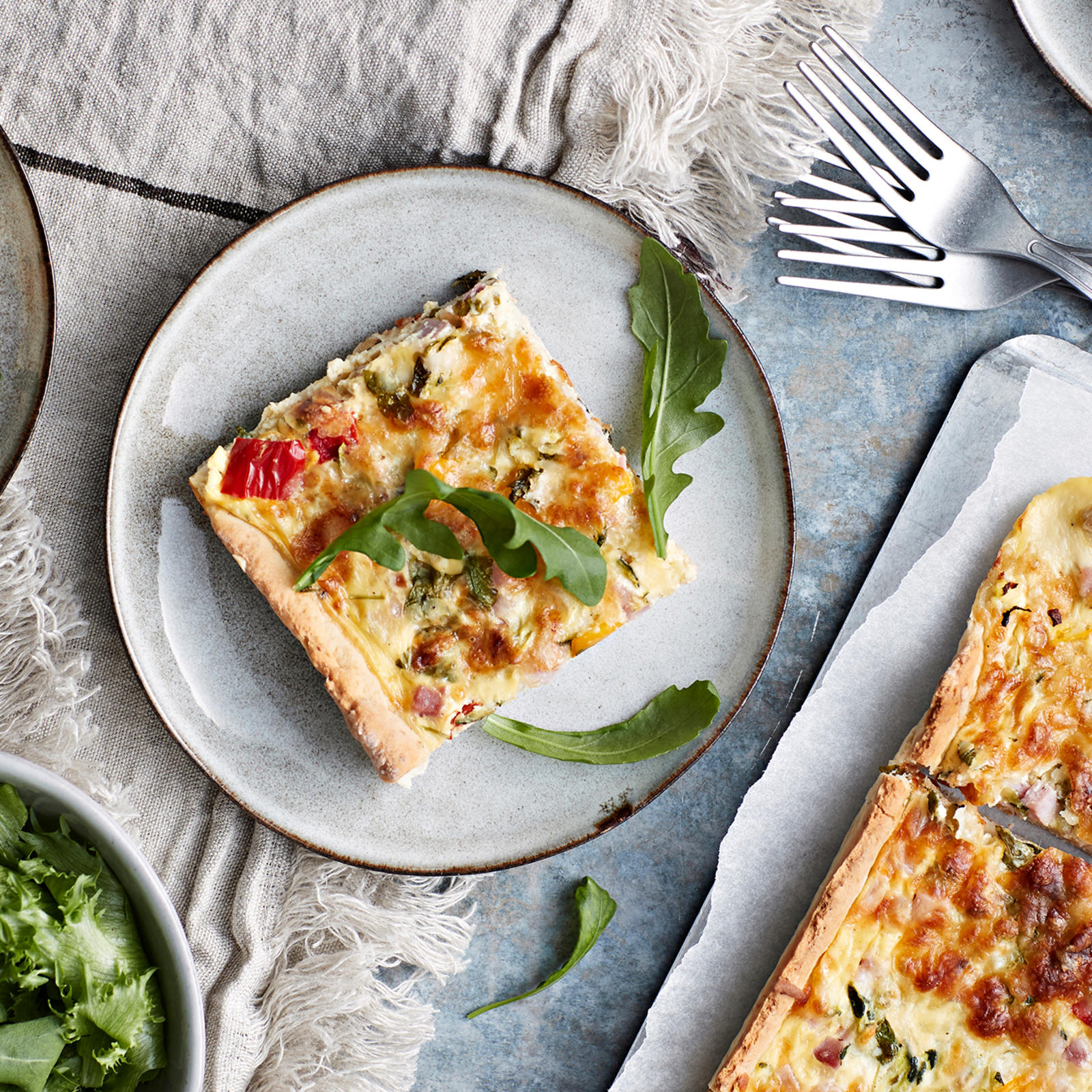 Pellillinen kinkkupiirakkaa