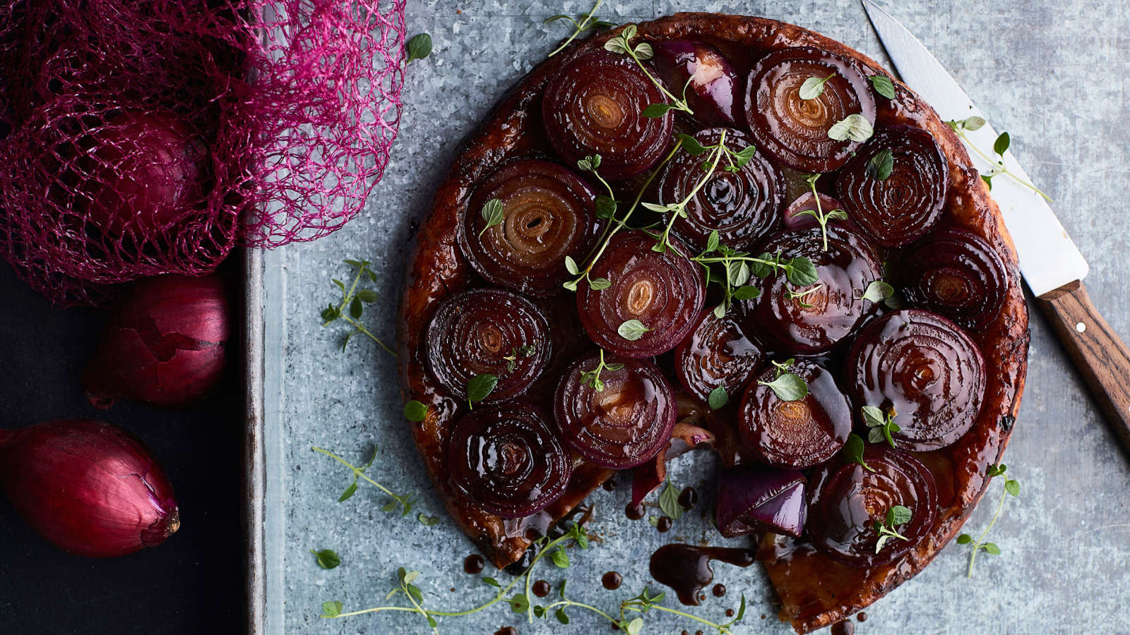 Tarte tatin punasipulista