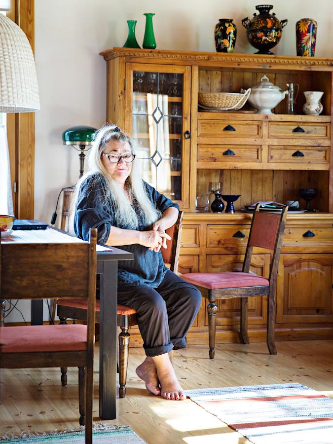 Näyttelijä Marja-Leena Kouki on viihtynyt Käpylässä hyvin. Kaupunginosa on hänestä sekoitus maaseutua ja kaupunkia.