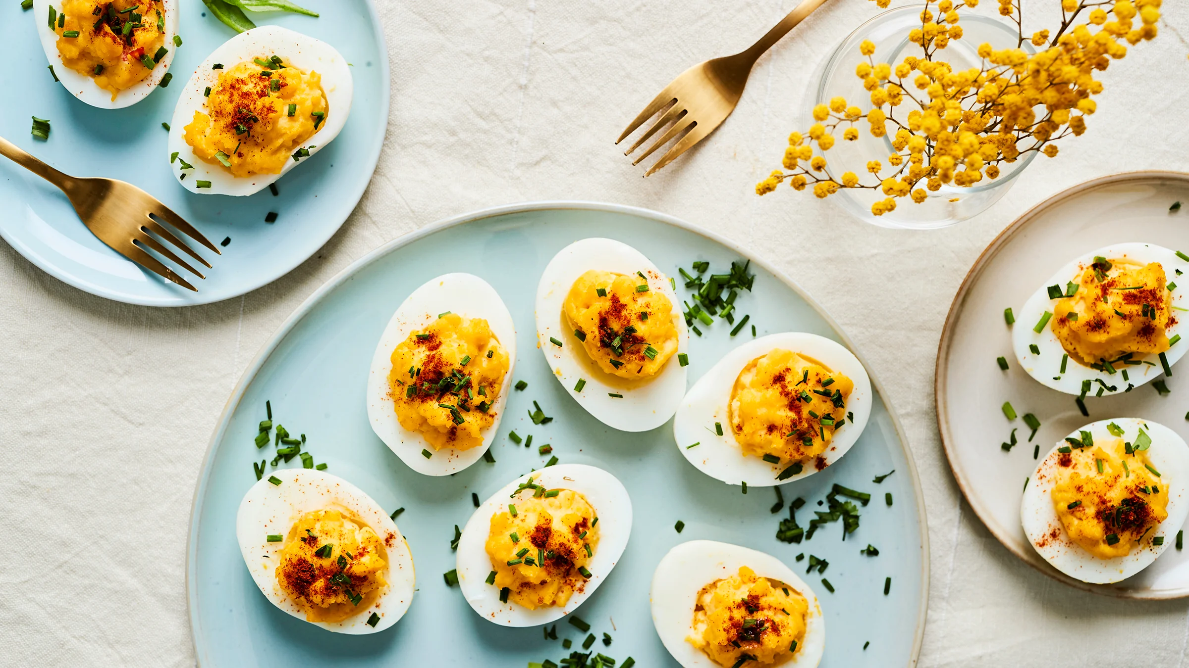 Deviled eggs eli täytetyt kananmunat