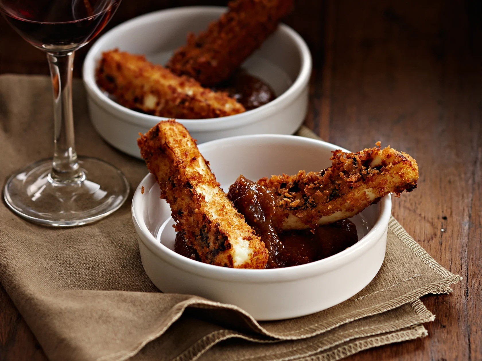 Leipäjuustotangot ja viikunadippi