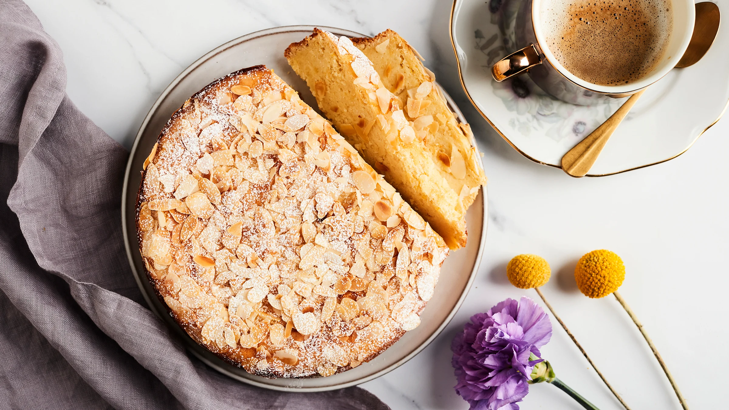 Sitruunainen ricotta-mantelikakku