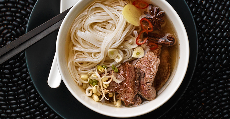 Pho bo (vietnamilainen lihakeitto)