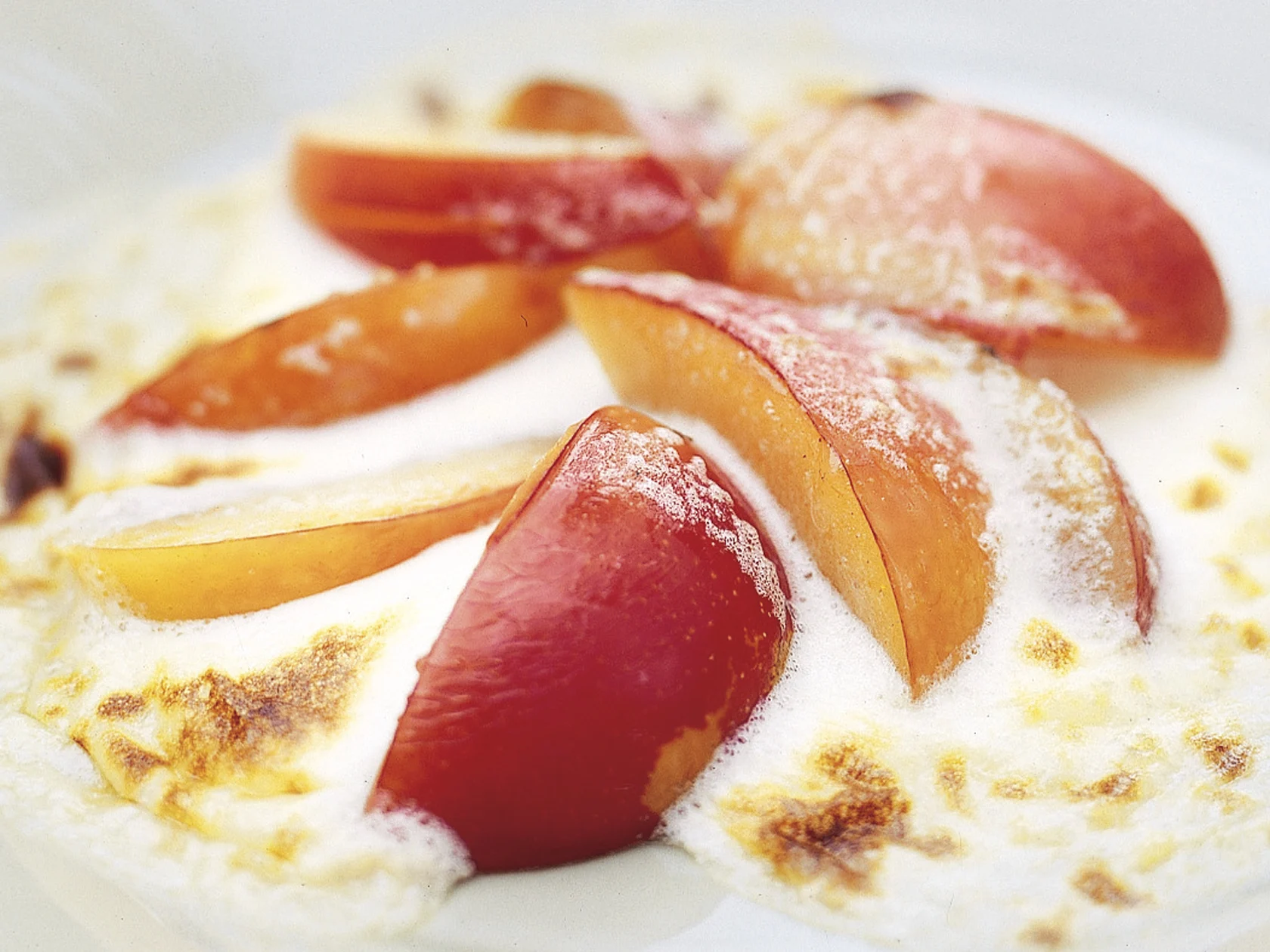 Luumuja viinivaahdossa