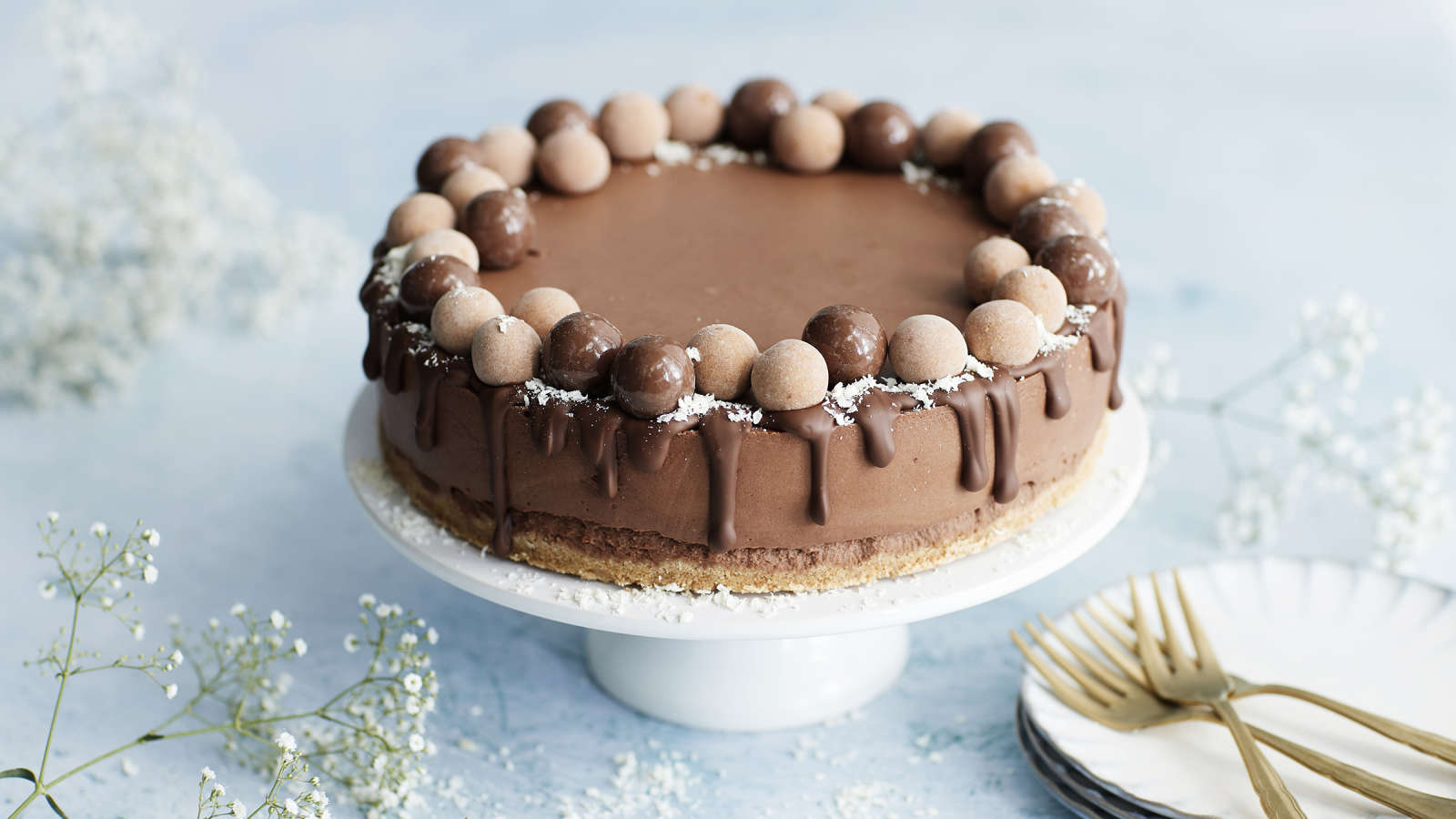 Iskikö suloinen suklaanhimo? On siis aika leipoa jotain ihanaa – tässä 10  parasta suklaaleivonnaista! | Yhteishyvä