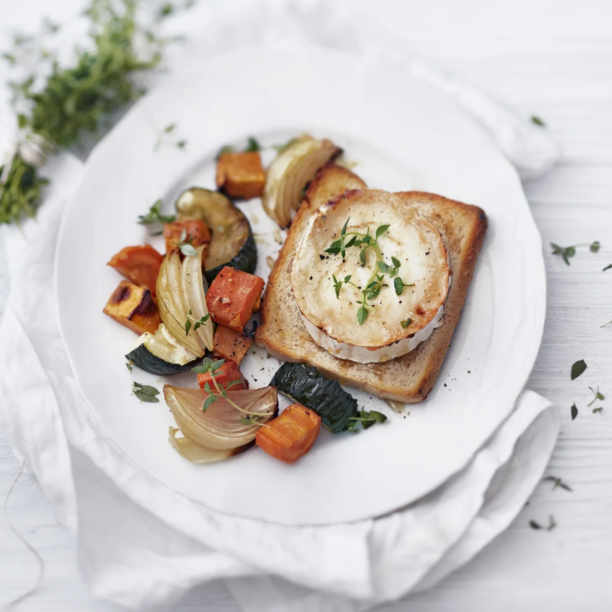 Uunikasvikset ja vuohenjuusto