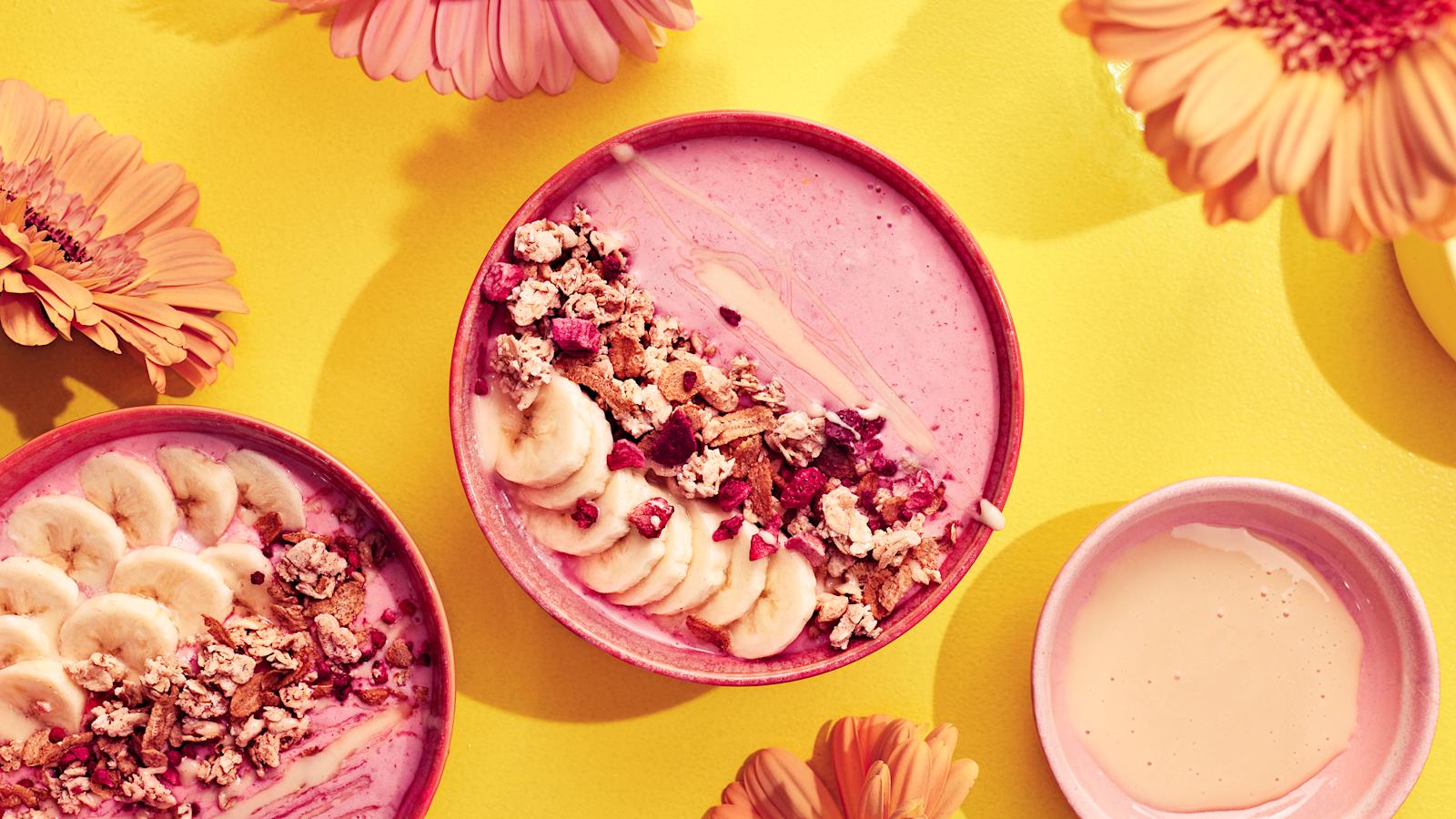 Smoothiekulho ja vaahdotettu hunaja