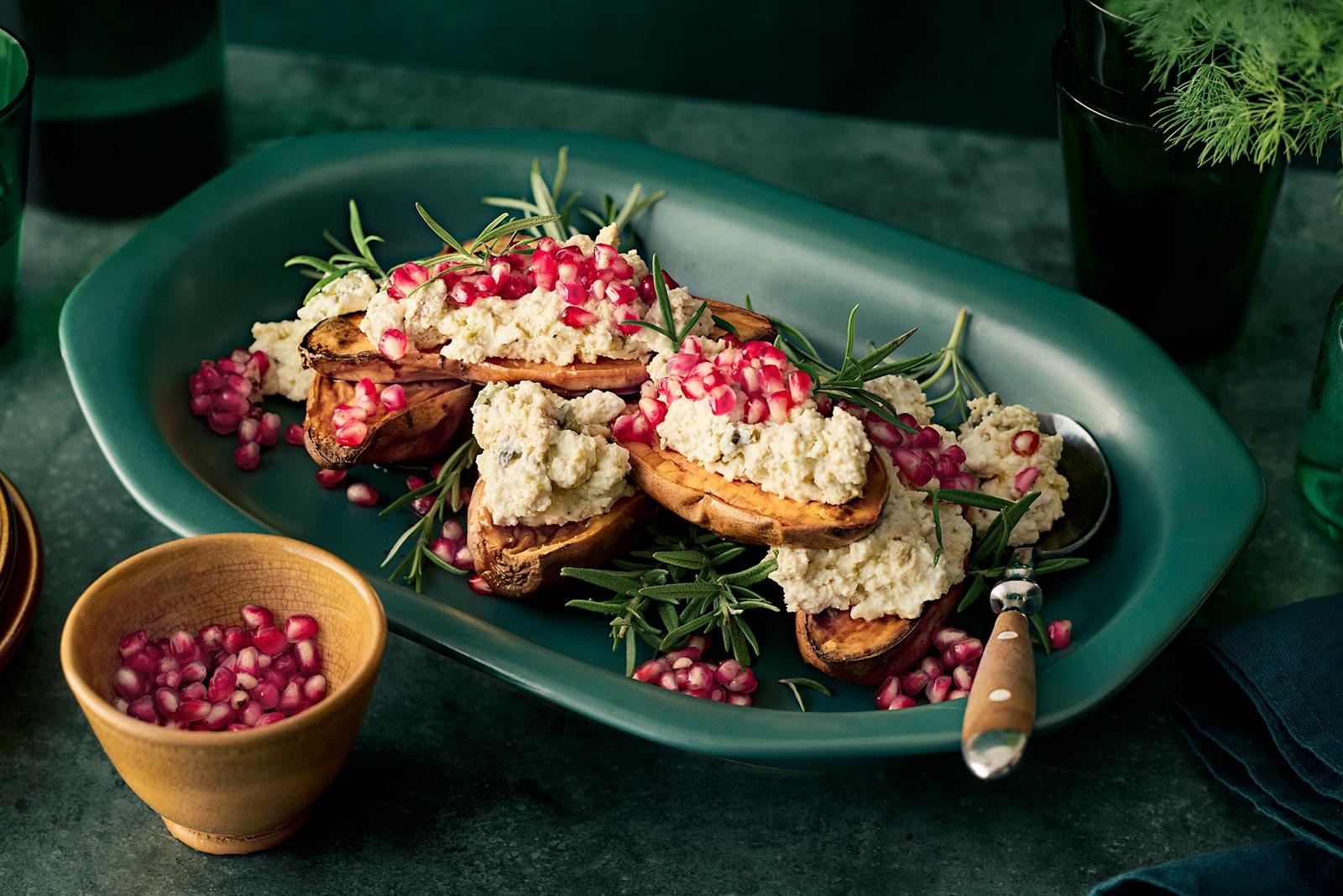 Ugnsbakad sötpotatis med rökt tofuröra