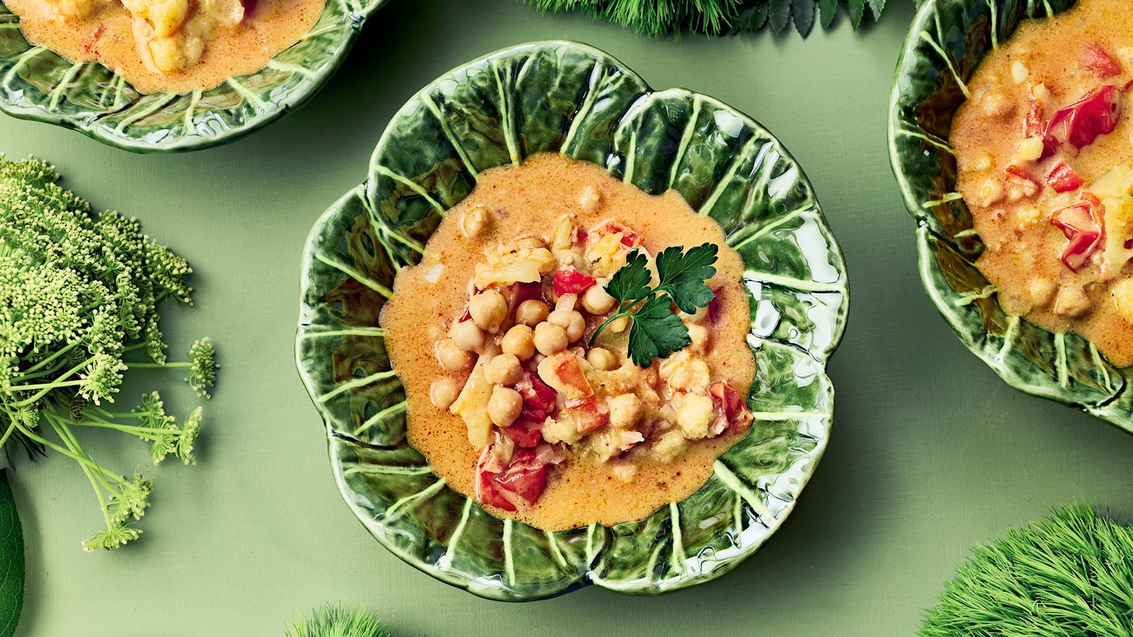 Vegaaninen maapähkinävoi-currykeitto