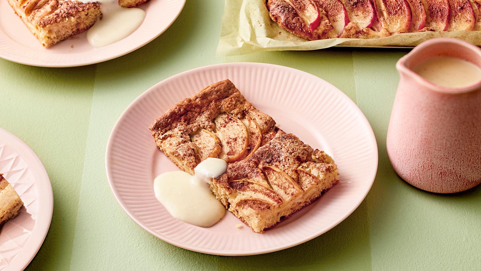 Mehevä omenapiirakka ja vaniljakastike