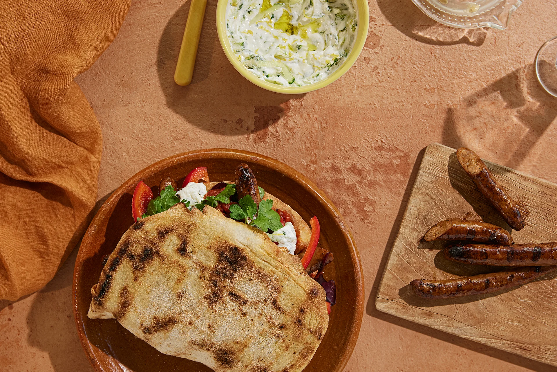 Grillileipä raakamakkaralla