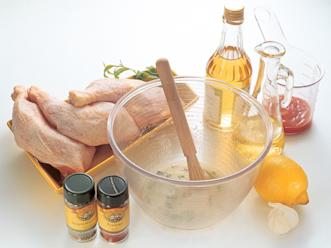 Ota kaikki ainekset esille. Sekoita niistä marinadi.